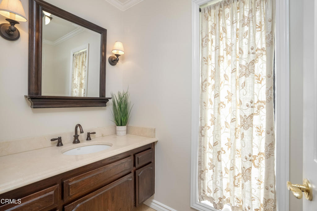 1095 Linda Glen Drive