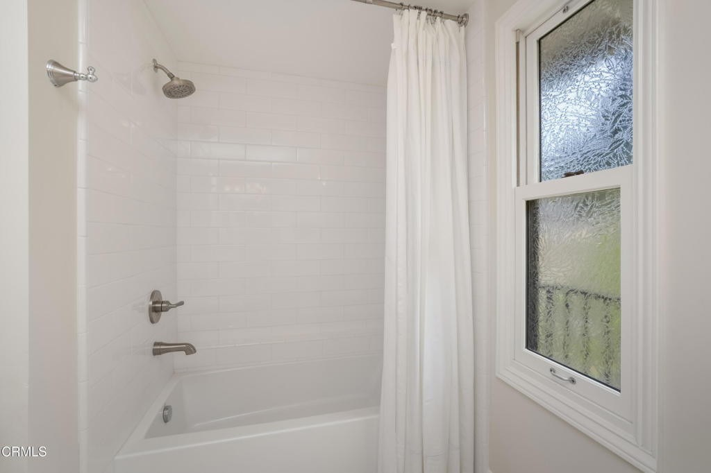 1095 Linda Glen Drive