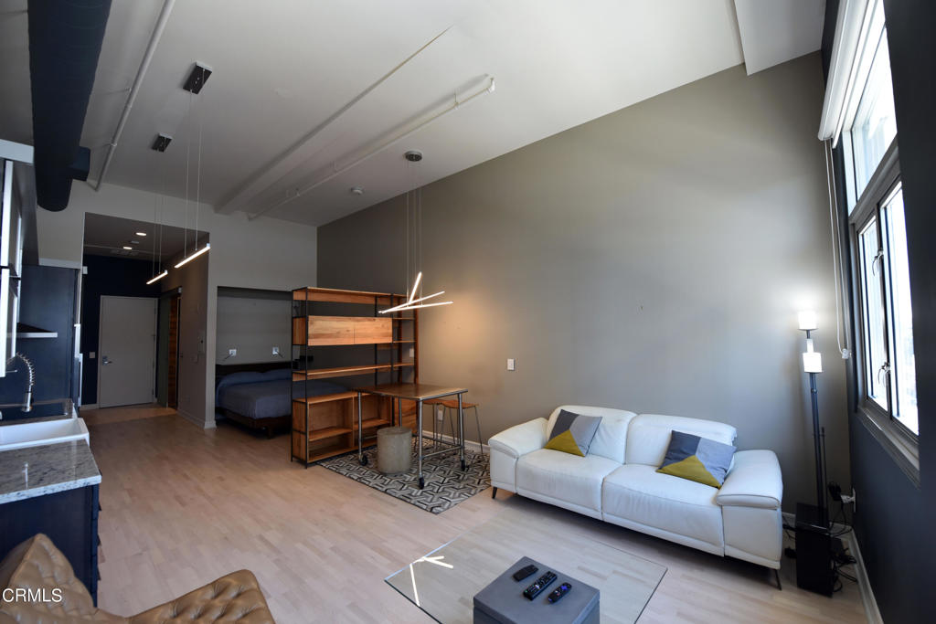 175 S Lake Avenue 409