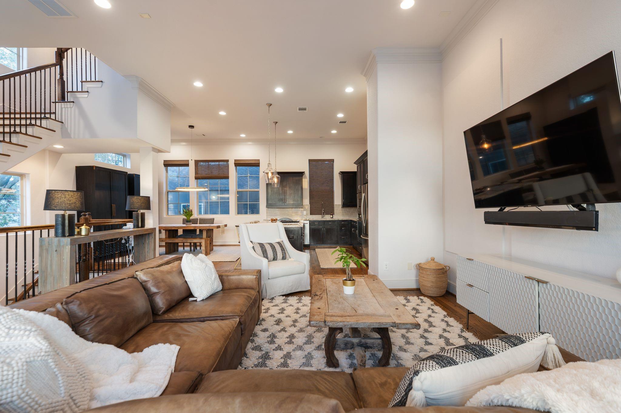 3911 Mcduffie Street