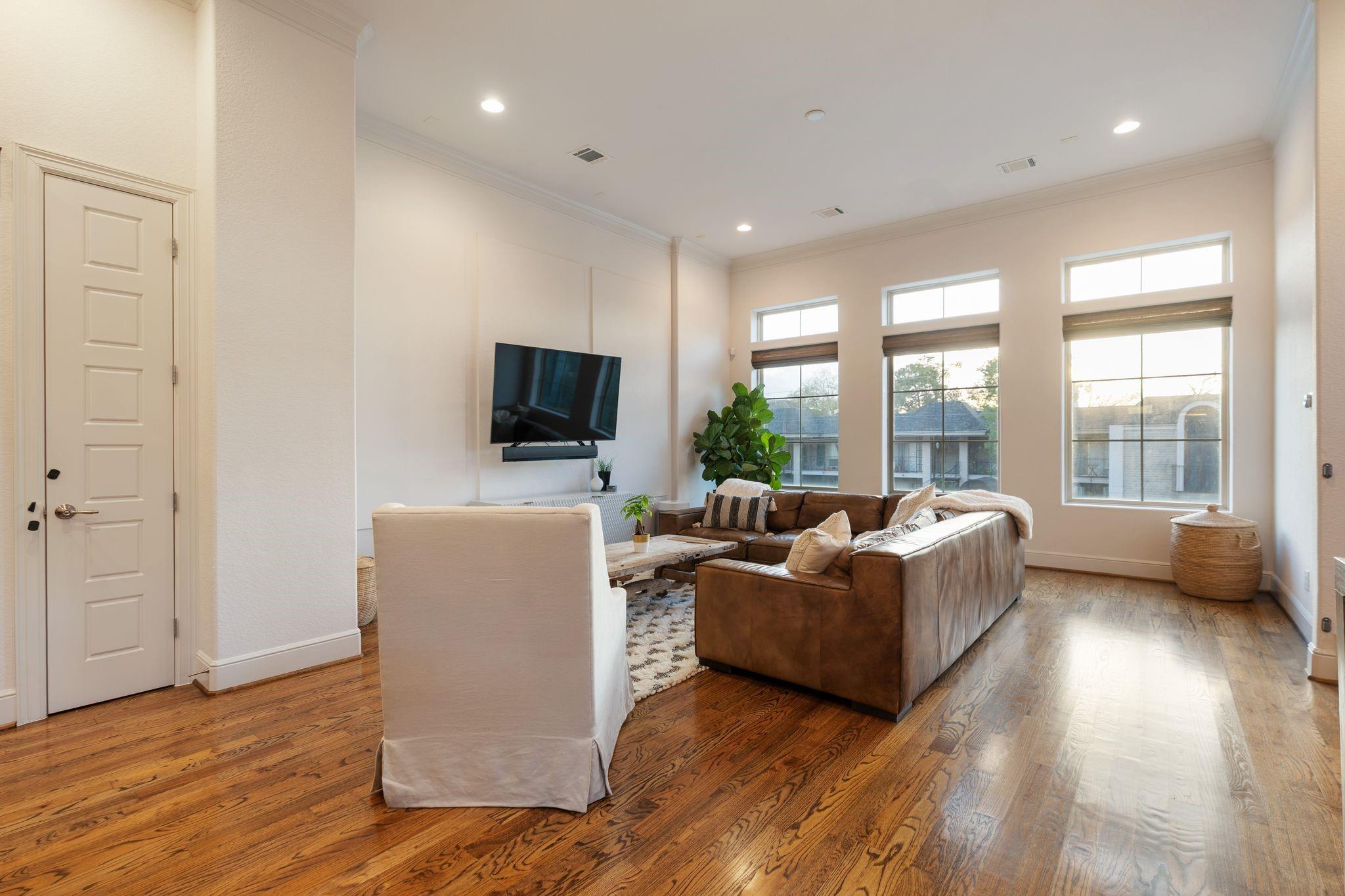 3911 Mcduffie Street