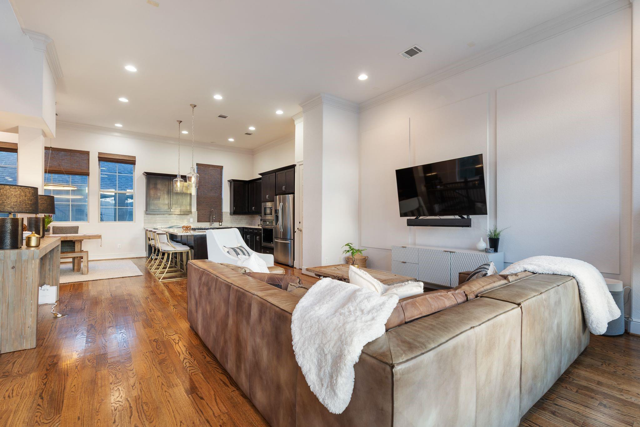 3911 Mcduffie Street