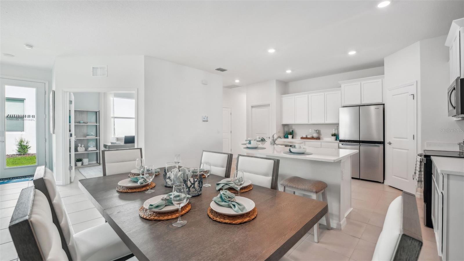 2395 WARREN ACRES DR