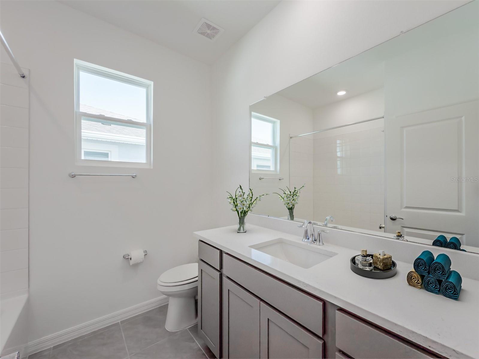 2395 WARREN ACRES BLVD