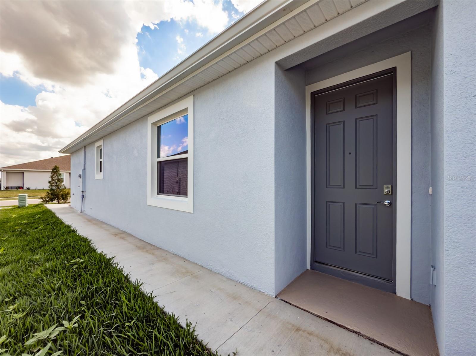 2395 WARREN ACRES BLVD