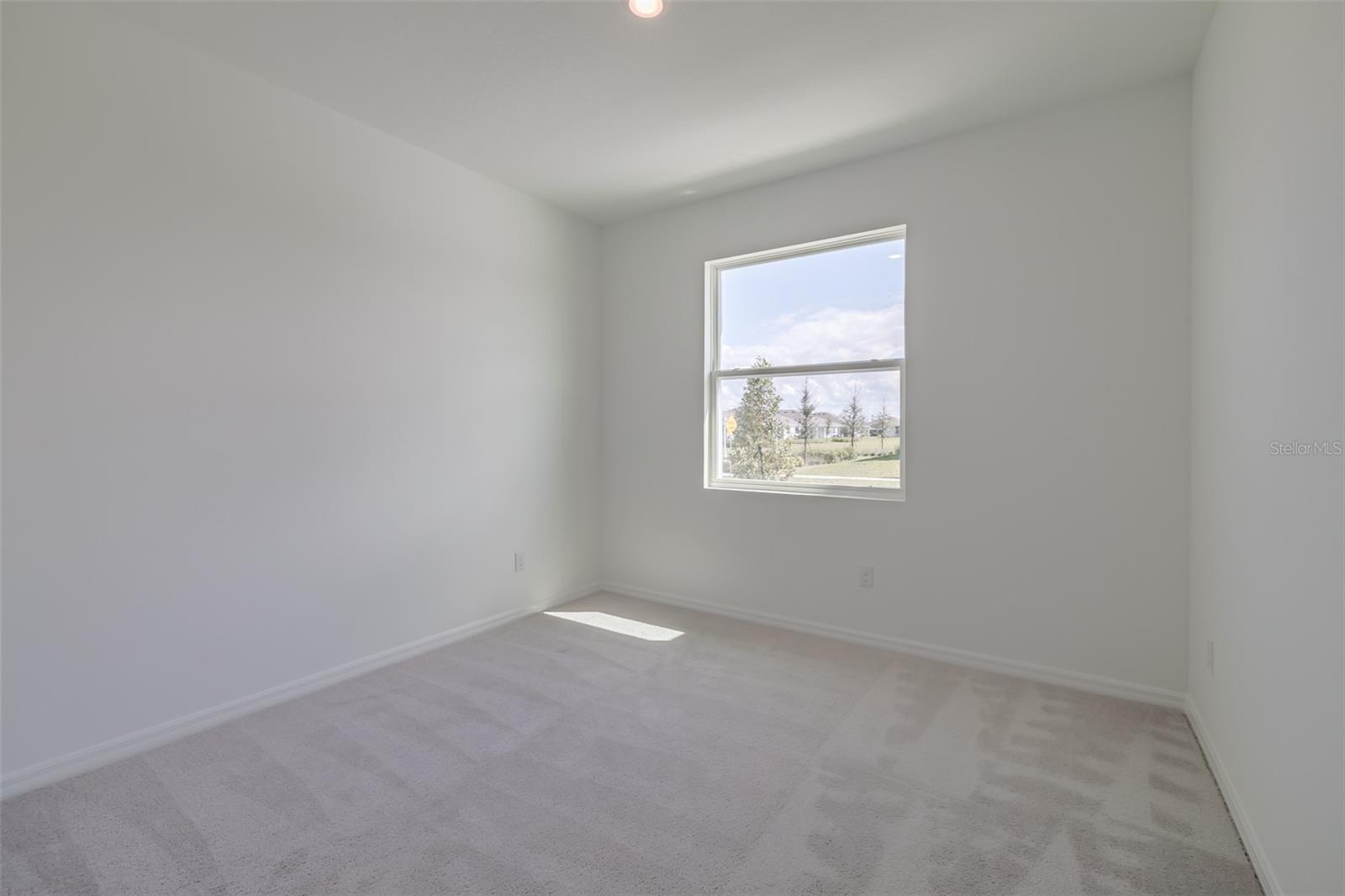 2395 WARREN ACRES BLVD