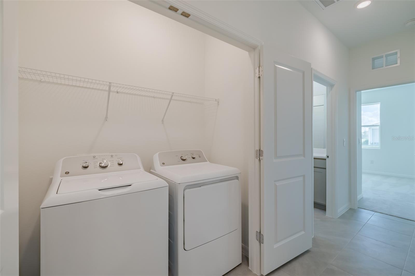 2395 WARREN ACRES BLVD