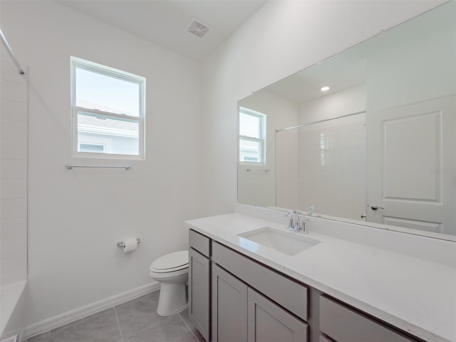 2395 WARREN ACRES BLVD