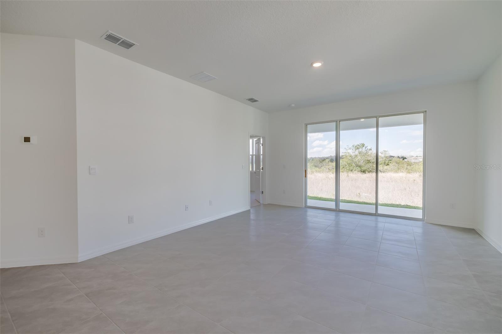 2395 WARREN ACRES BLVD