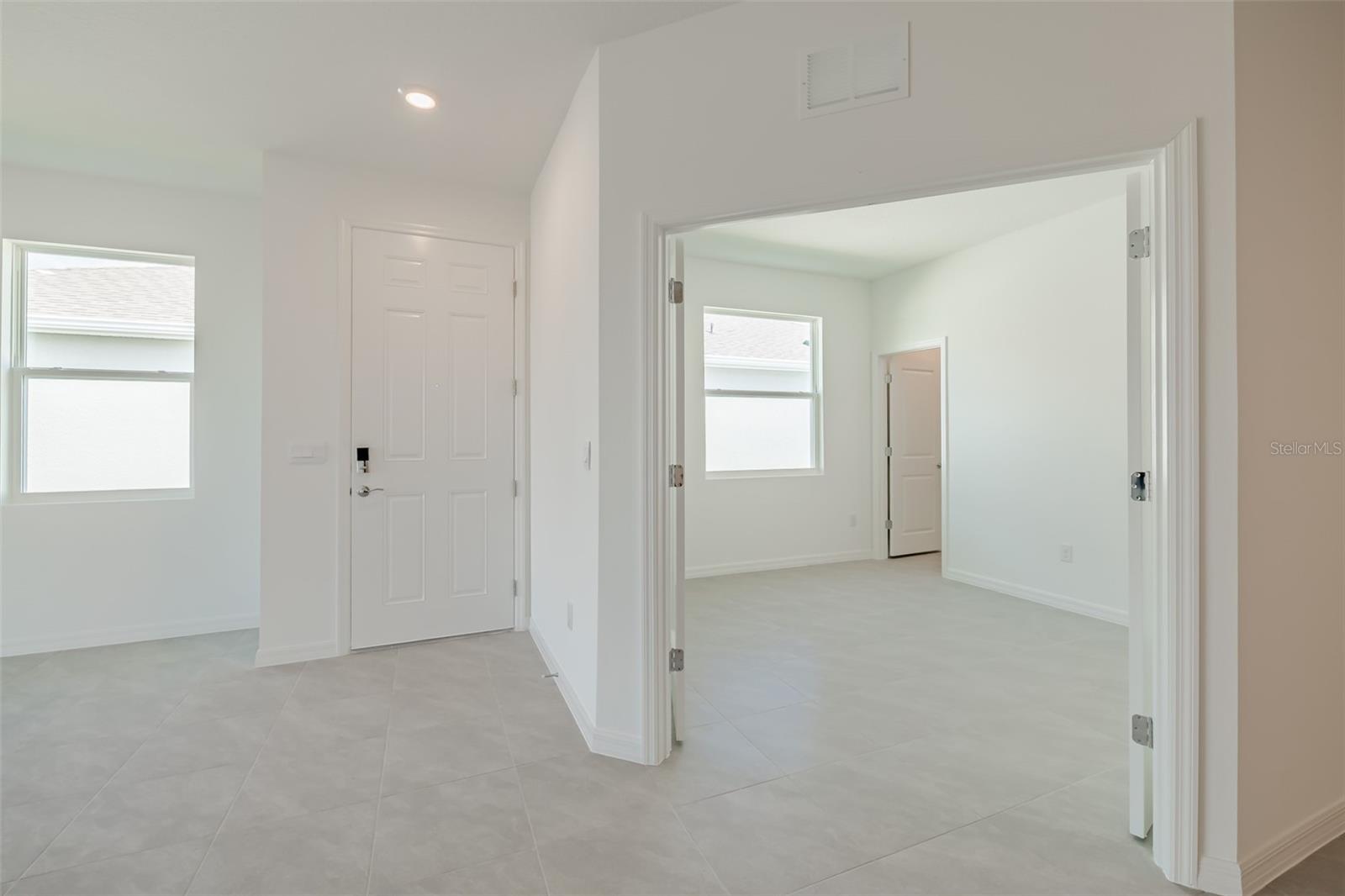 2395 WARREN ACRES BLVD