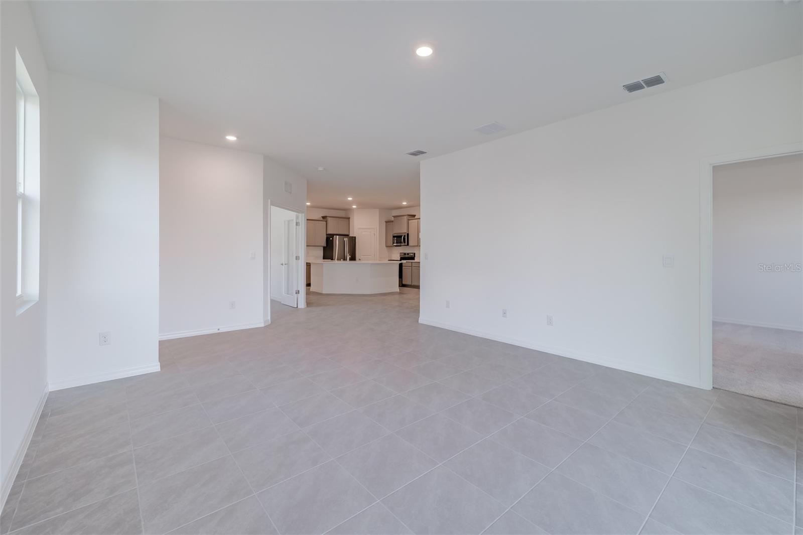 2395 WARREN ACRES BLVD