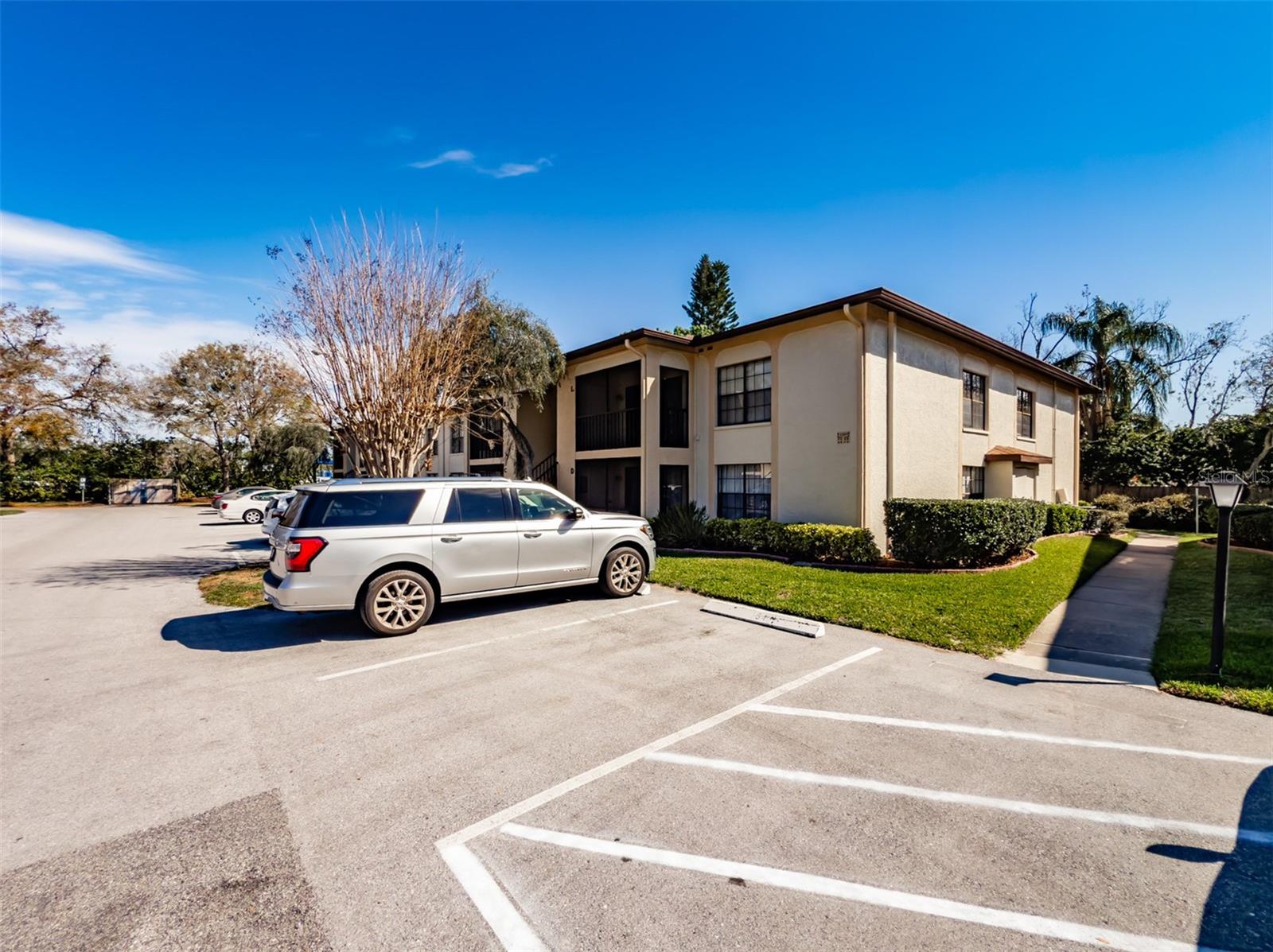 3389 CRYSTAL CT E #M