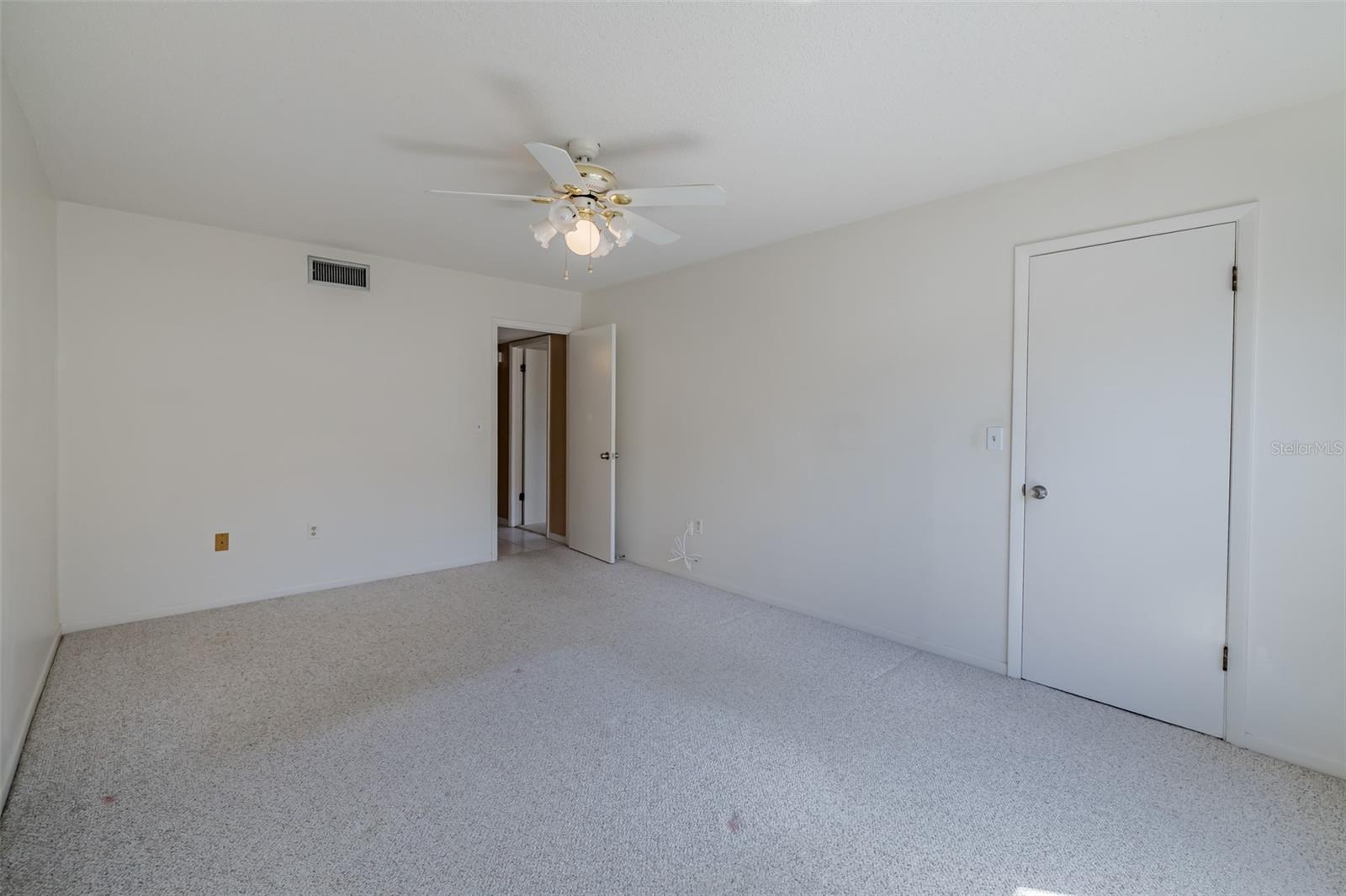 3389 CRYSTAL CT E #M