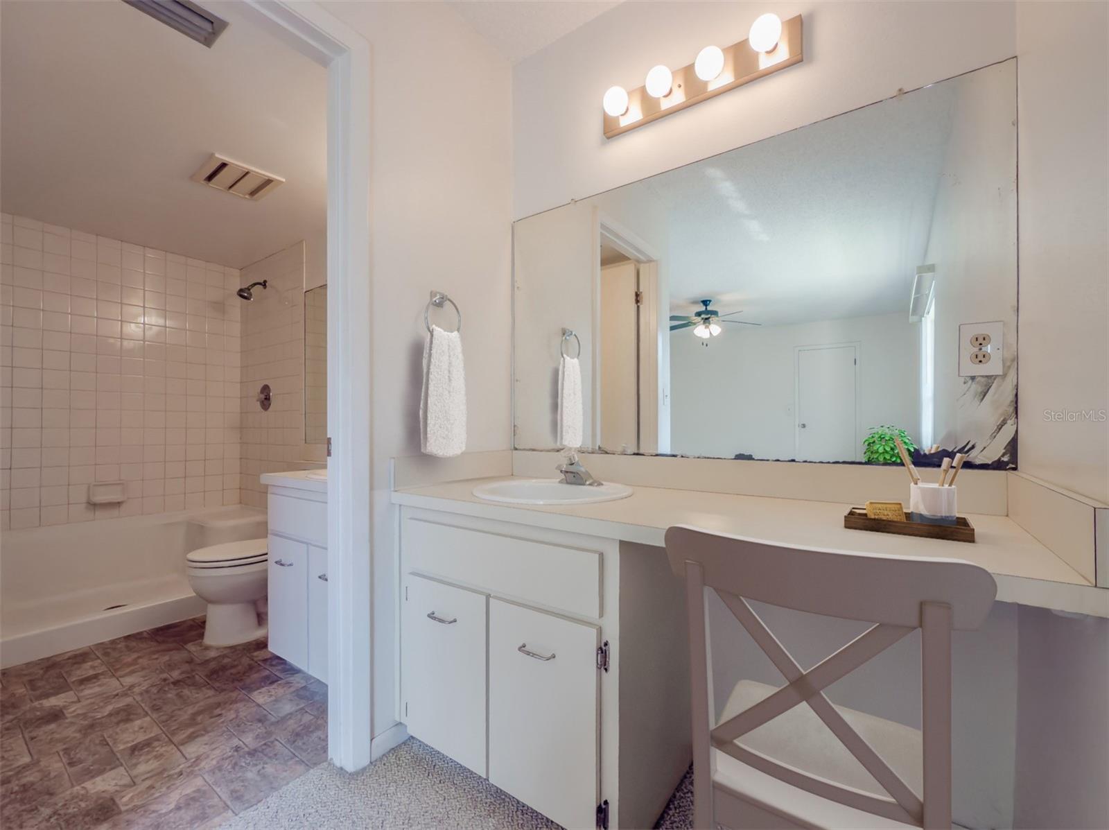 3389 CRYSTAL CT E #M