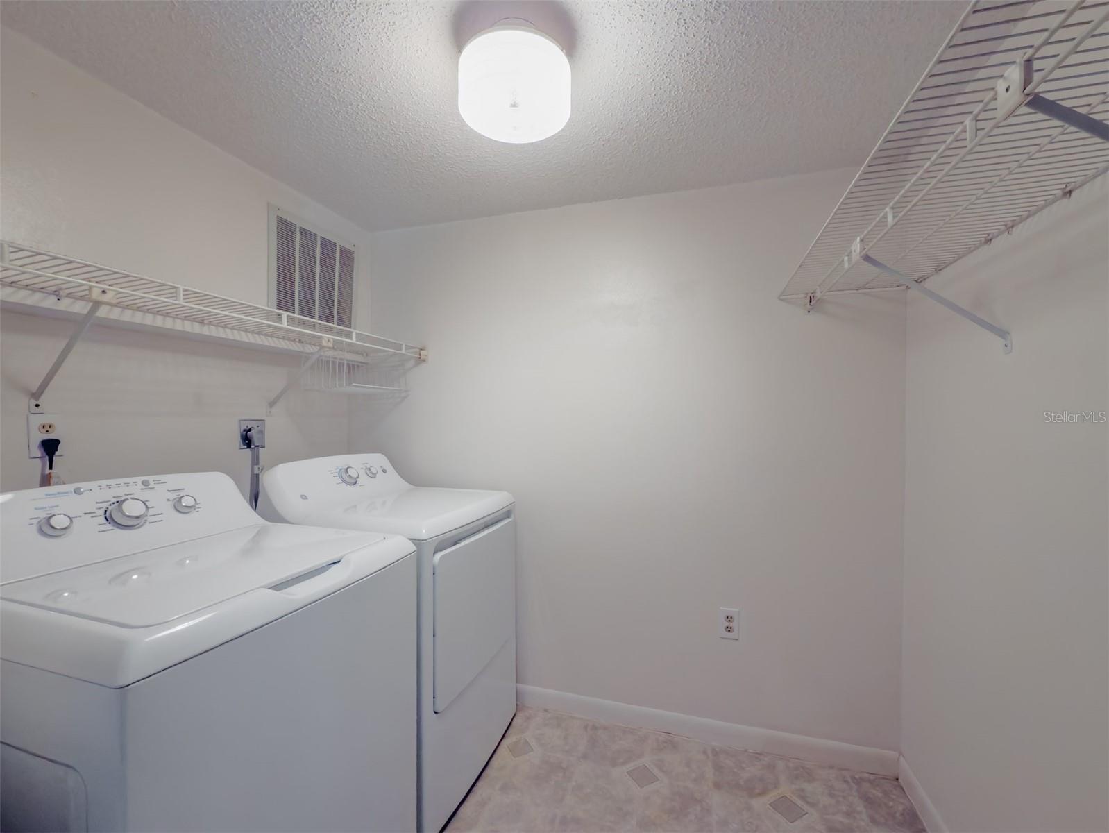 3389 CRYSTAL CT E #M