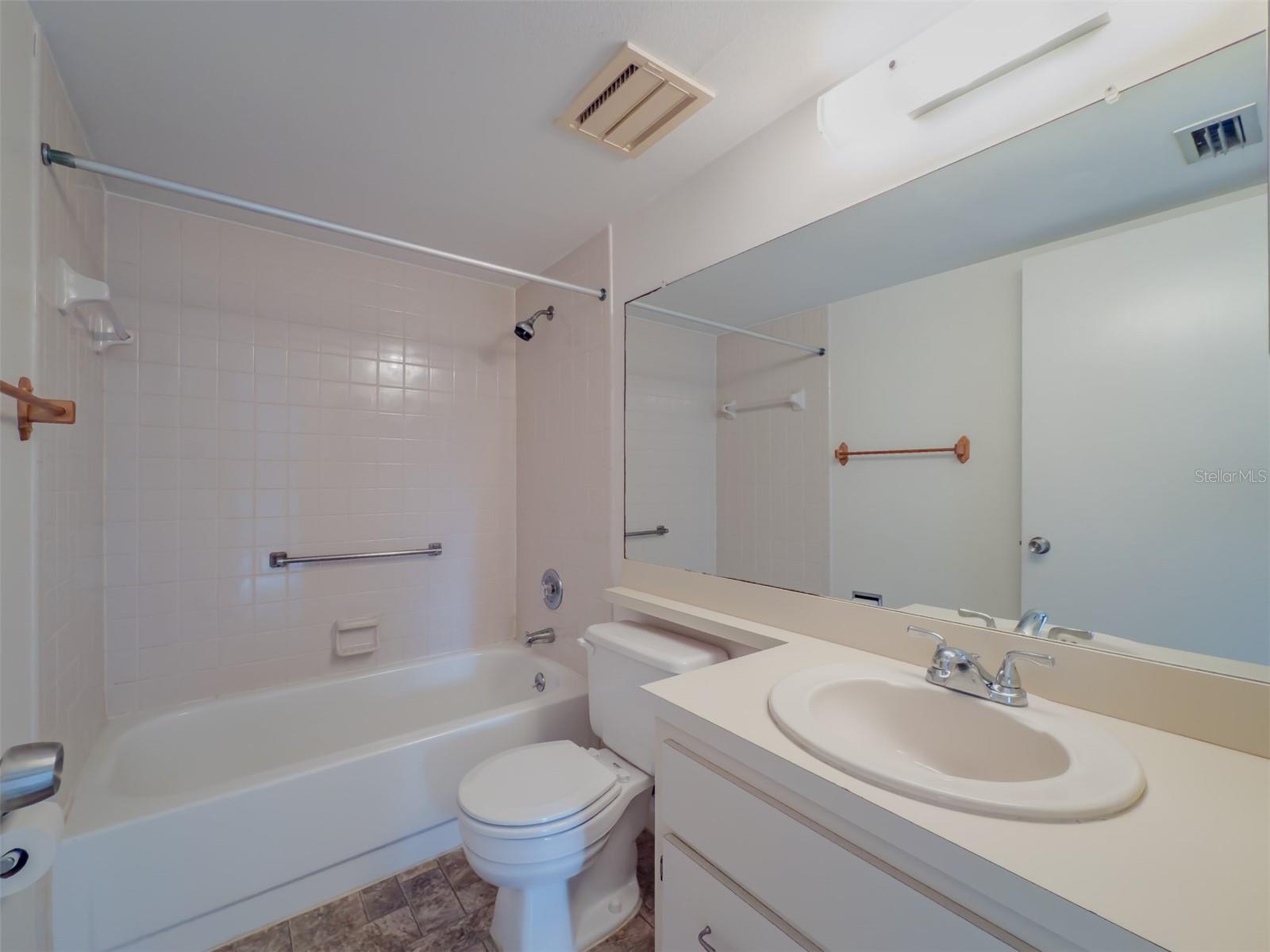 3389 CRYSTAL CT E #M