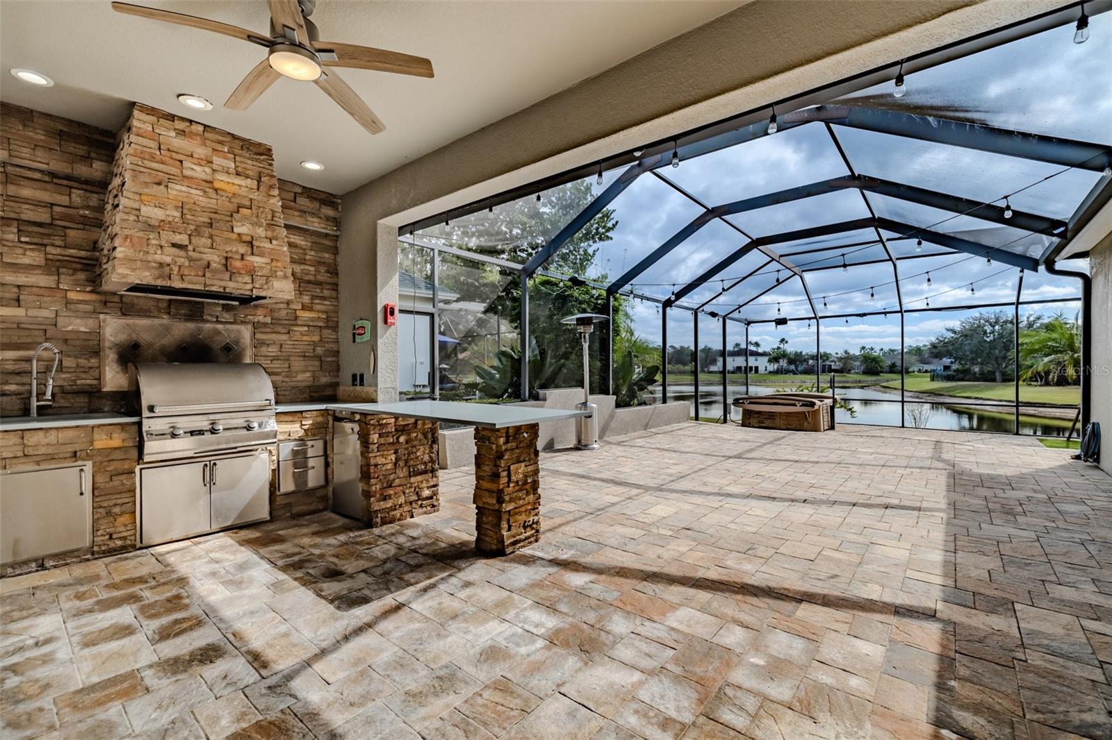 8117 HAMPTON GLEN DR