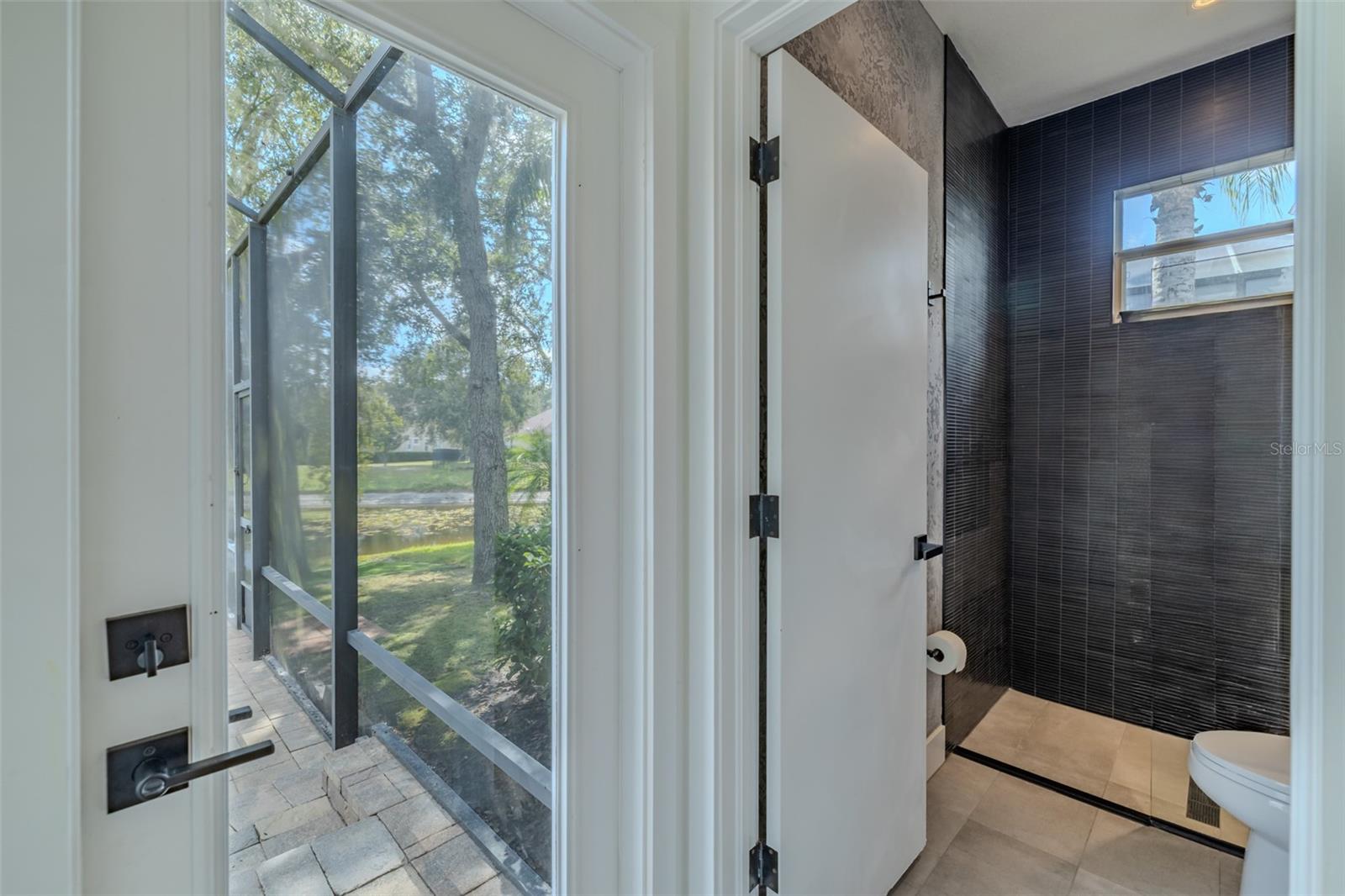 8117 HAMPTON GLEN DR