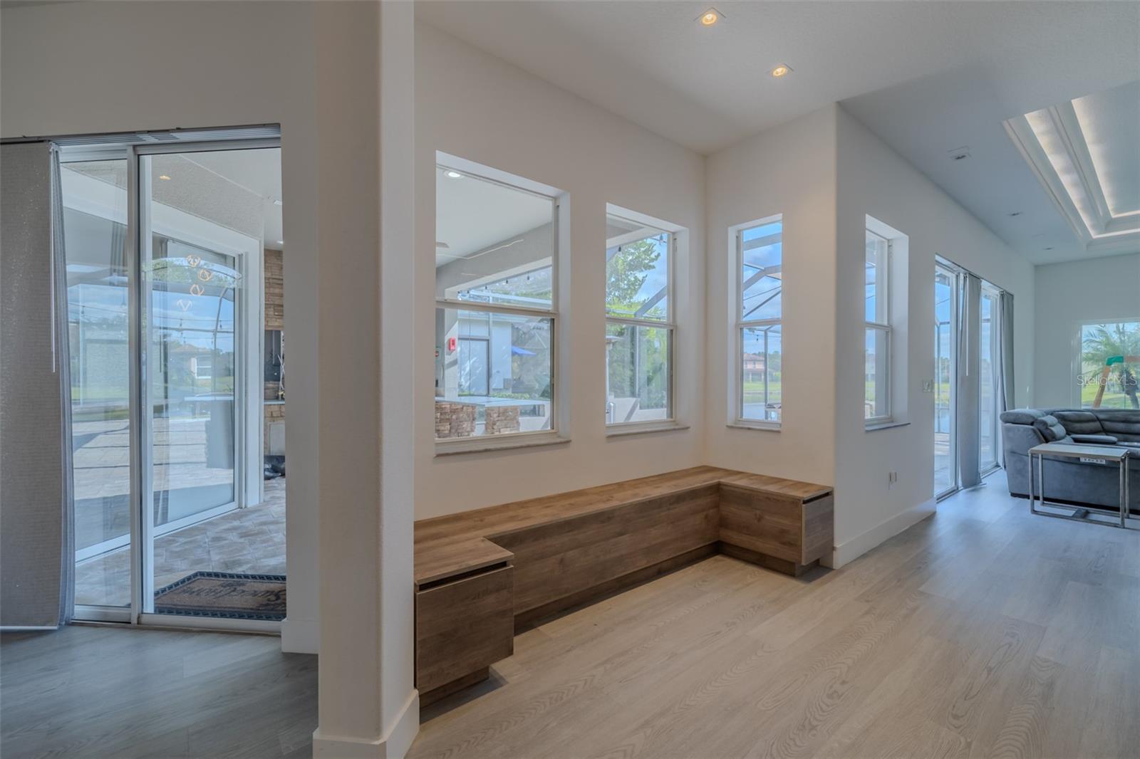 8117 HAMPTON GLEN DR