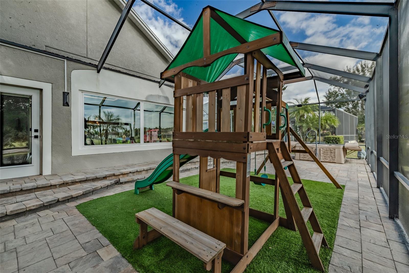 8117 HAMPTON GLEN DR