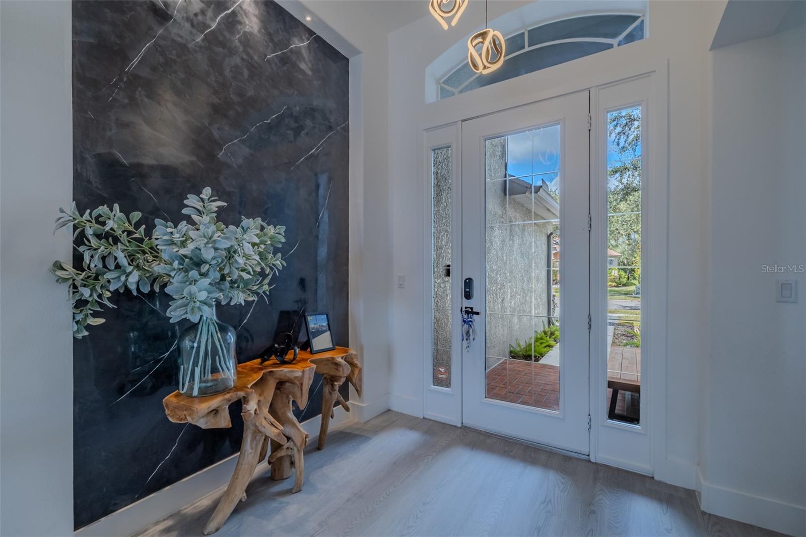 8117 HAMPTON GLEN DR