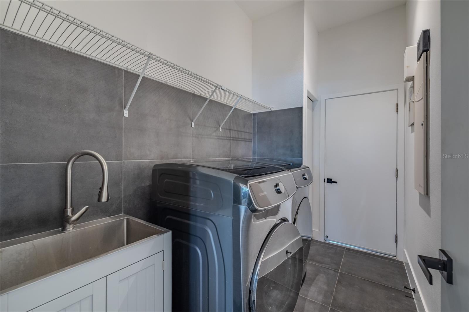 8117 HAMPTON GLEN DR