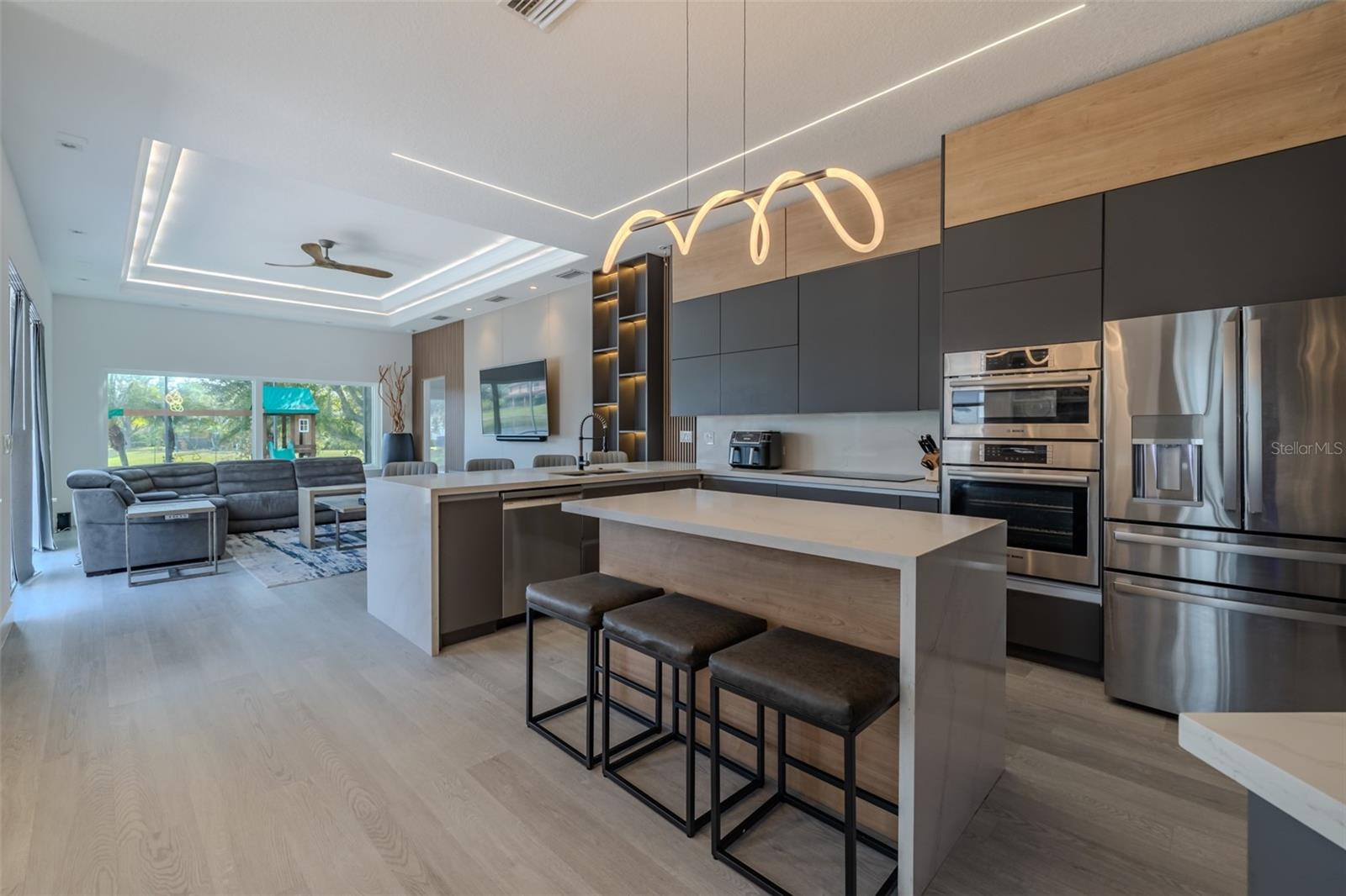 8117 HAMPTON GLEN DR