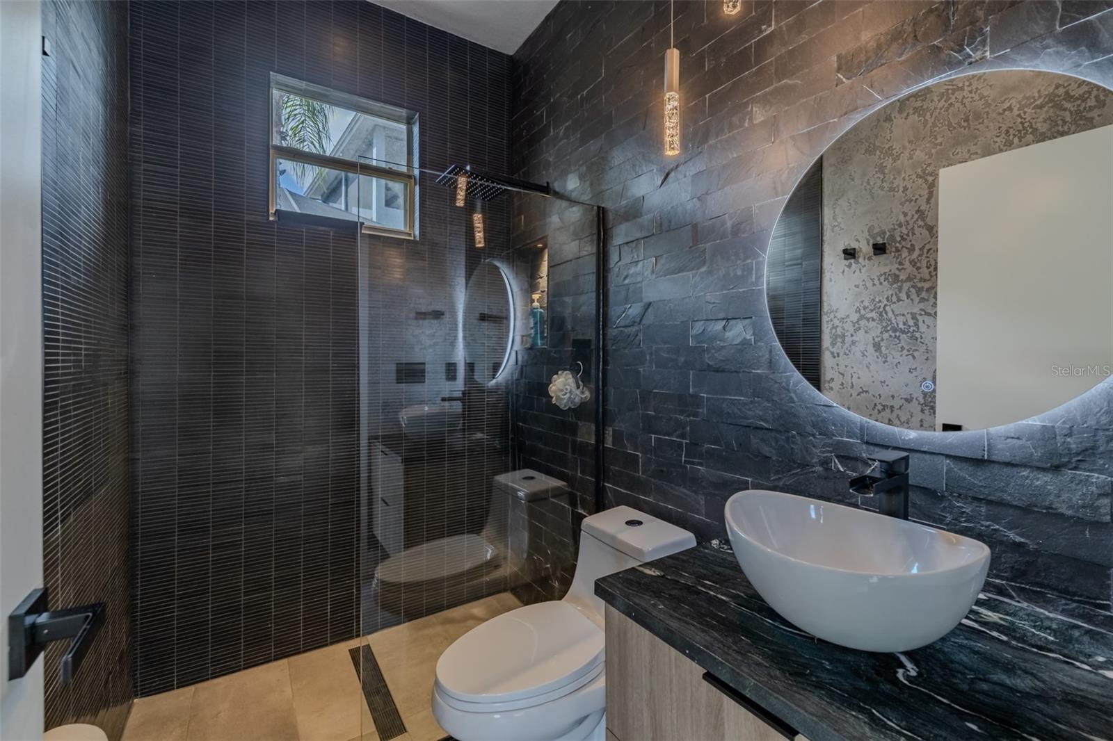 8117 HAMPTON GLEN DR