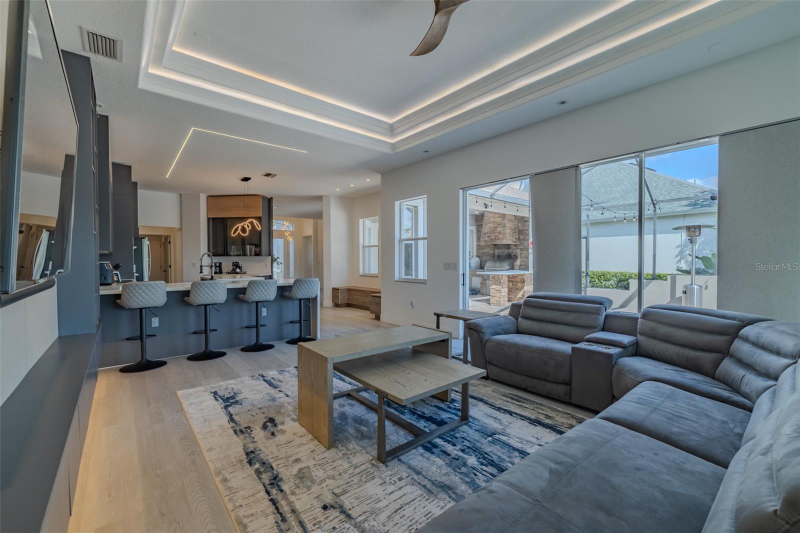 8117 HAMPTON GLEN DR