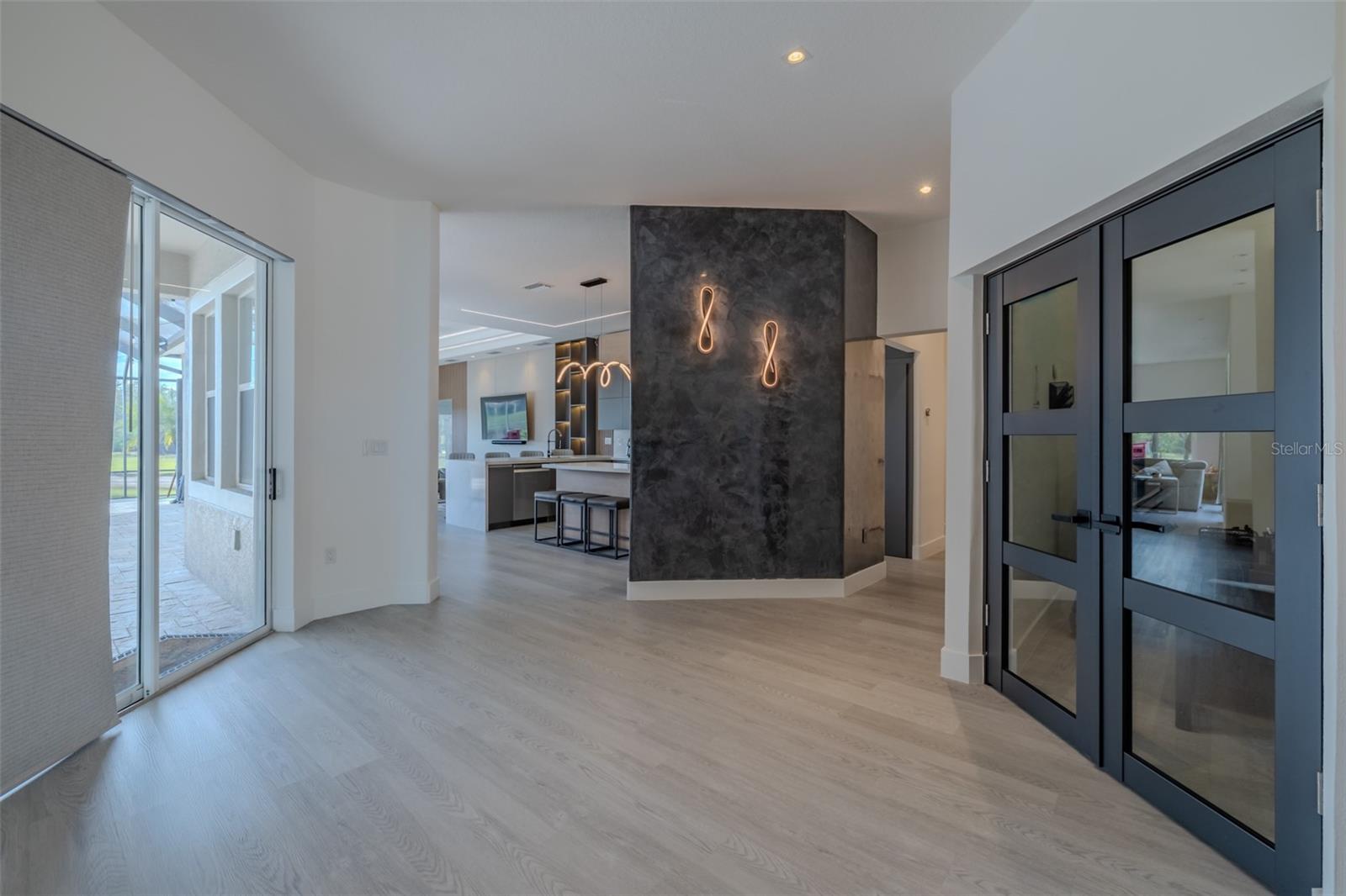 8117 HAMPTON GLEN DR