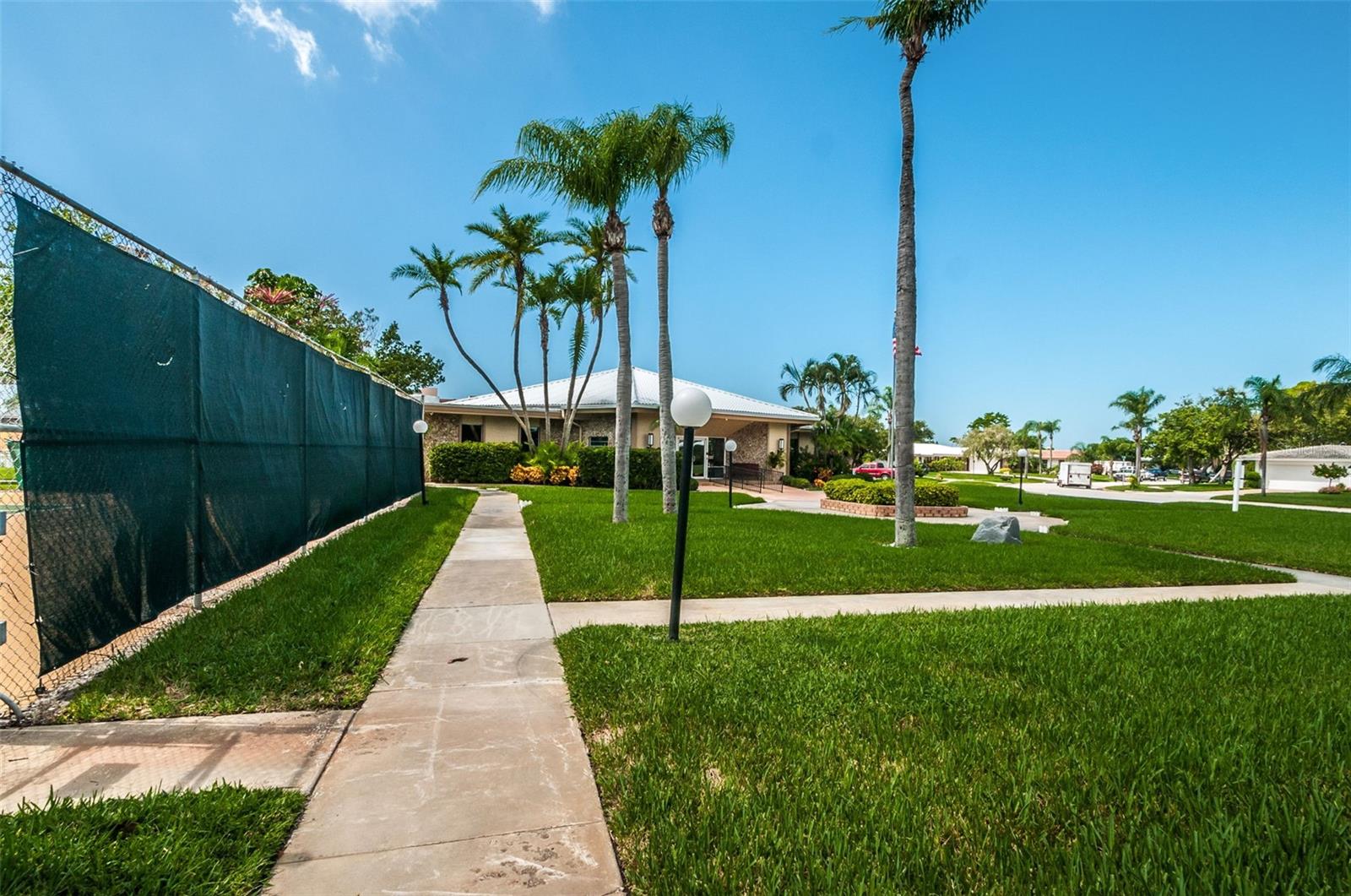 14993 IMPERIAL POINT DR N