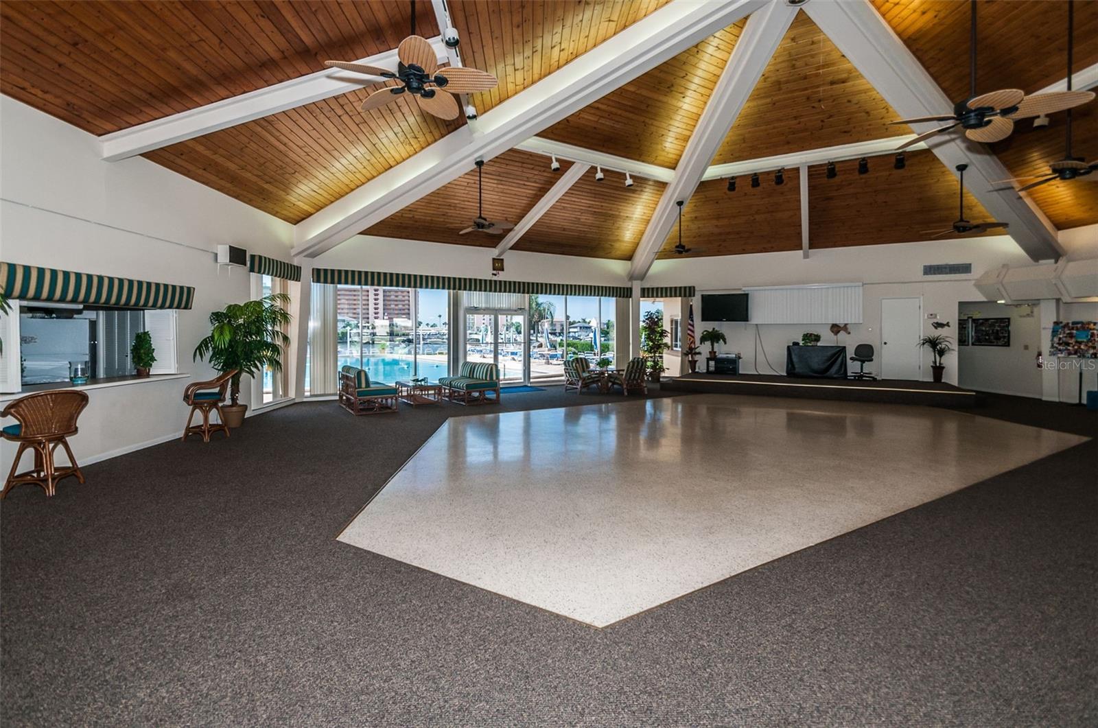 14993 IMPERIAL POINT DR N