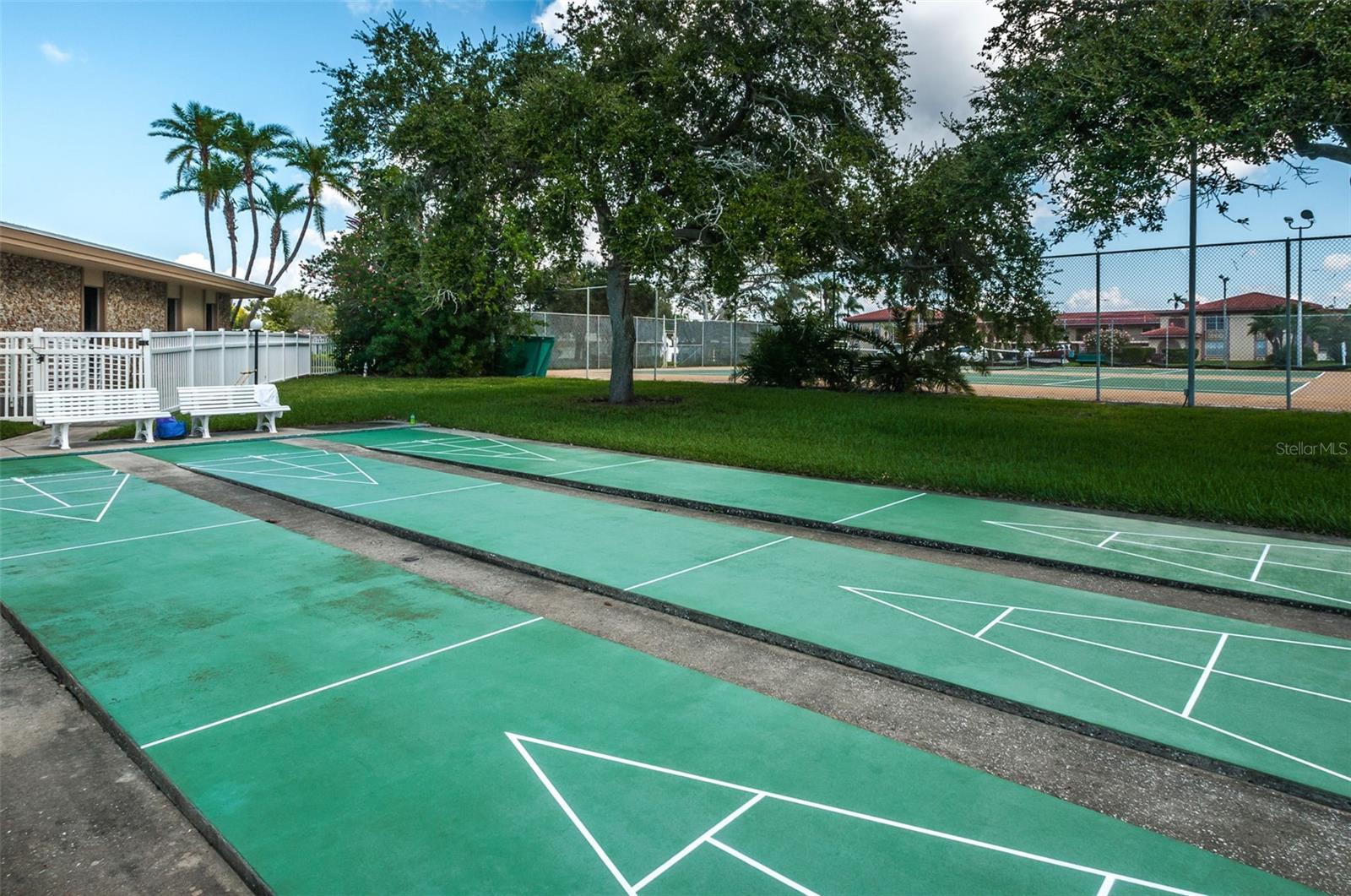 14993 IMPERIAL POINT DR N