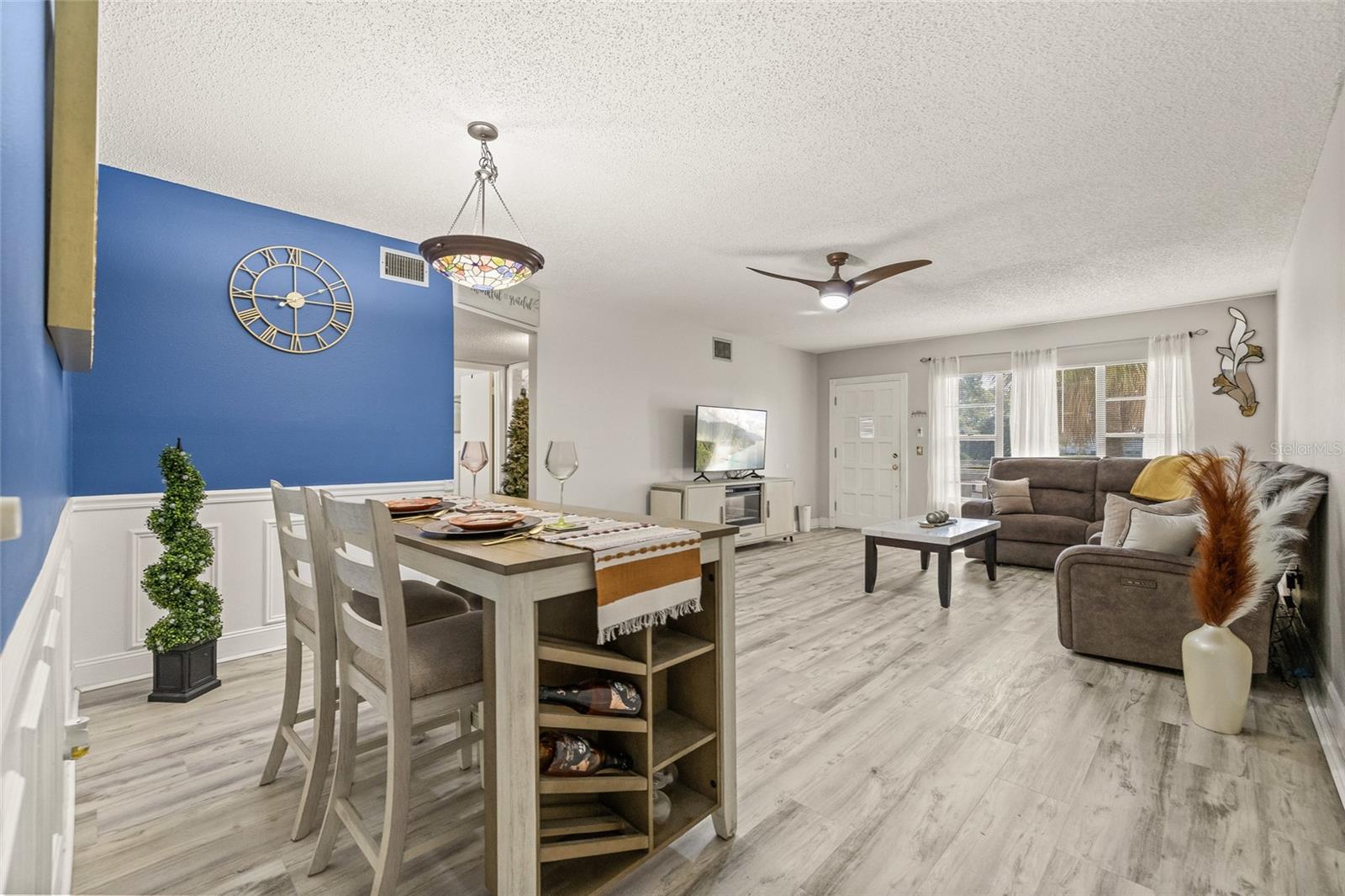 2416 WORLD PARKWAY BLVD #26