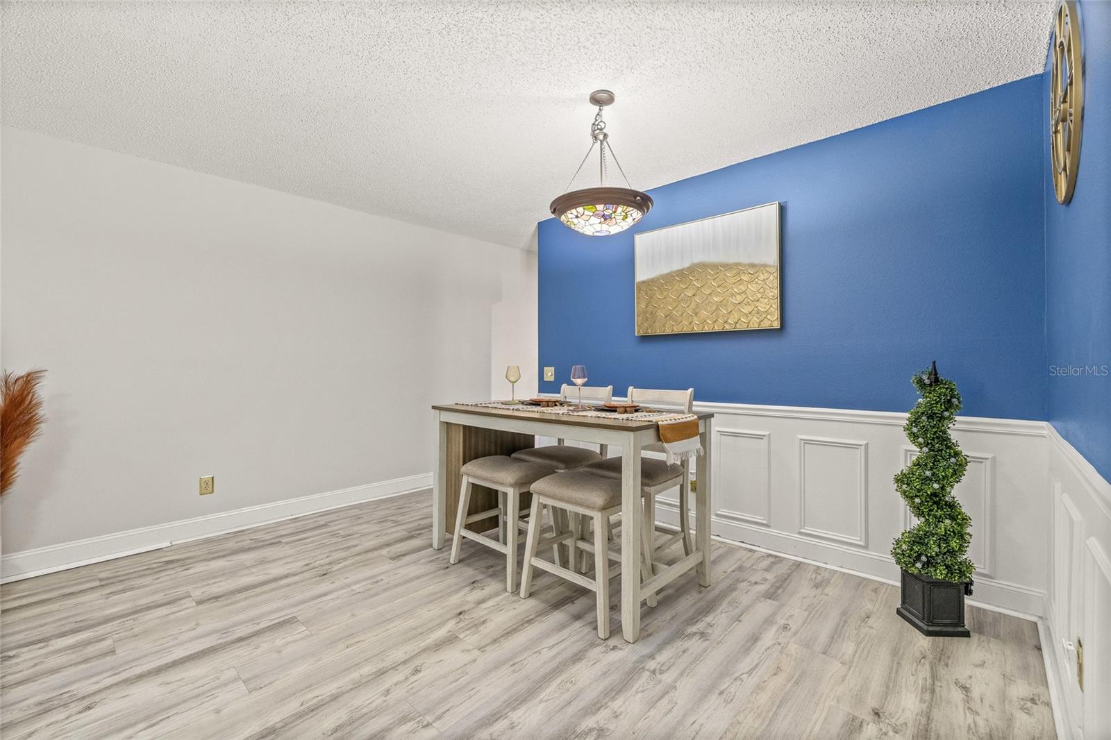 2416 WORLD PARKWAY BLVD #26