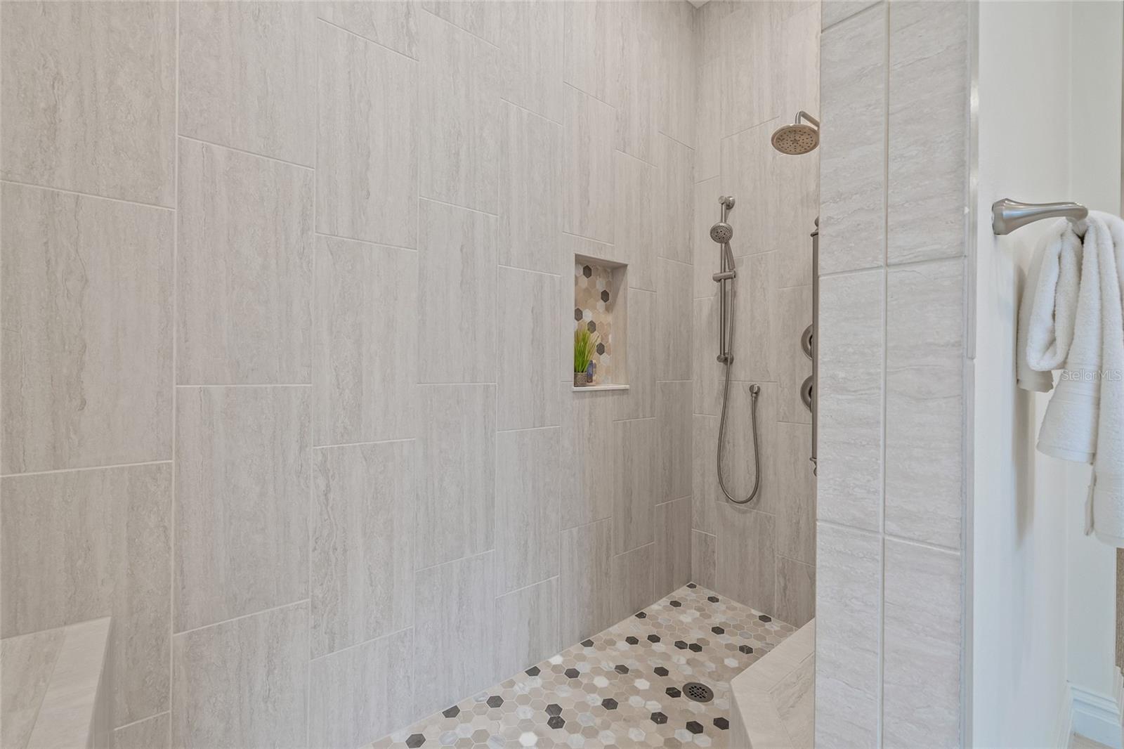 16712 COURTYARD LOOP