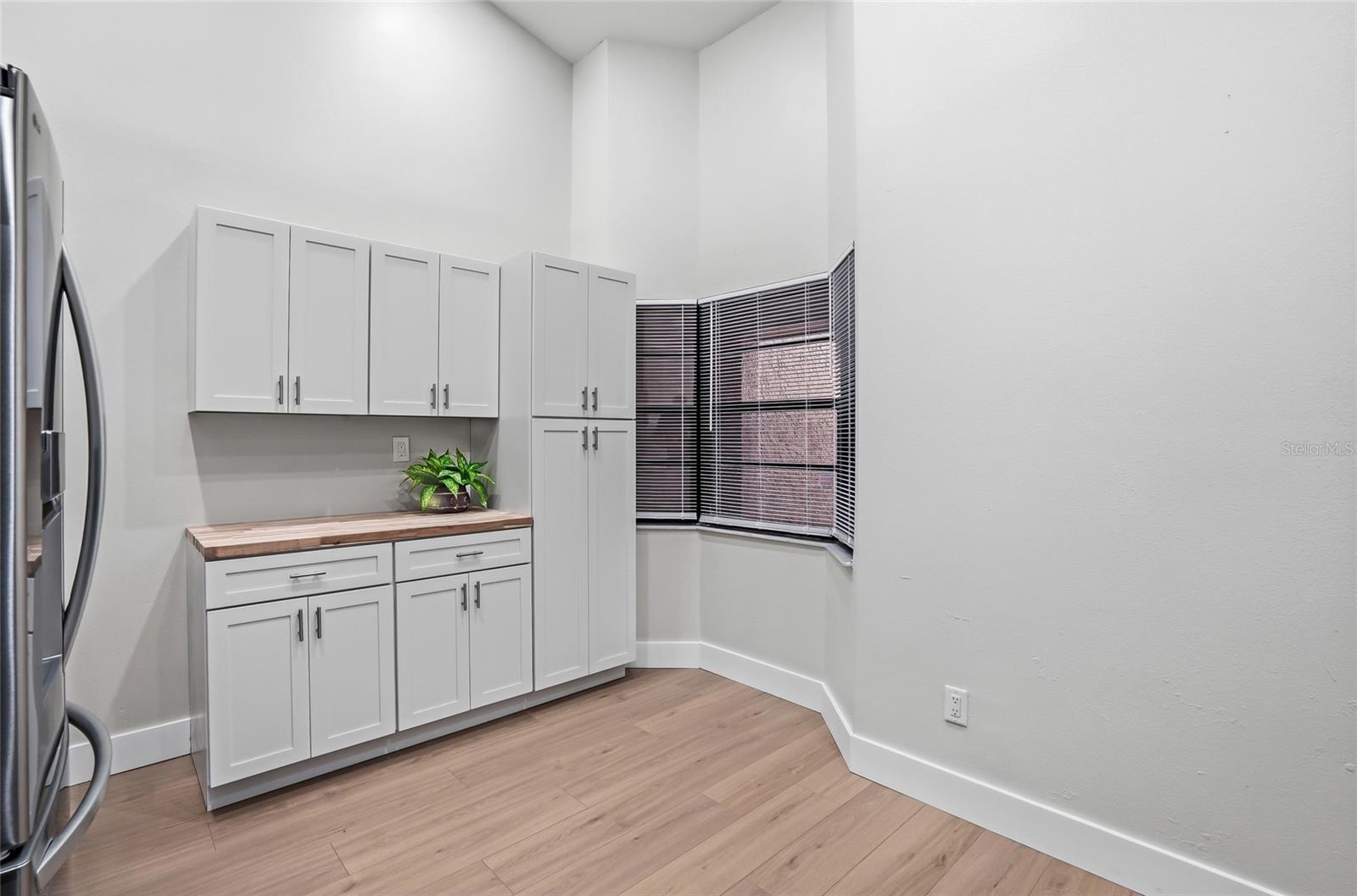 9942 LAKE SEMINOLE DR W