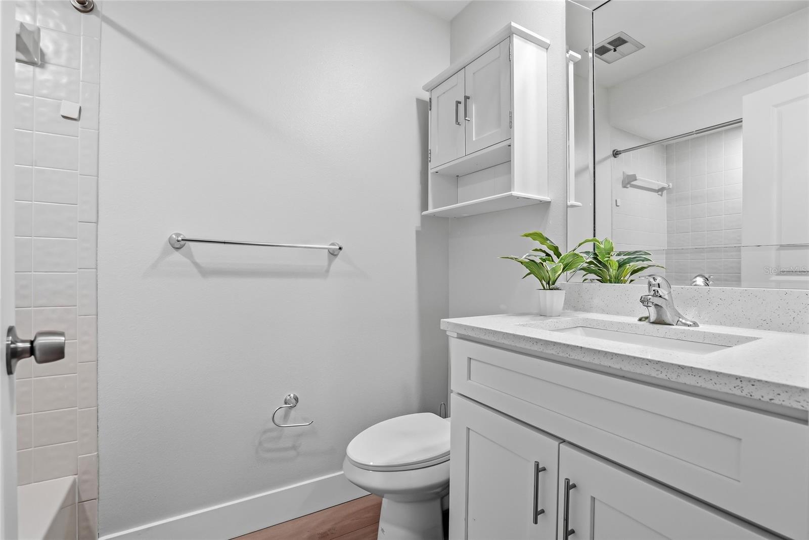 9942 LAKE SEMINOLE DR W