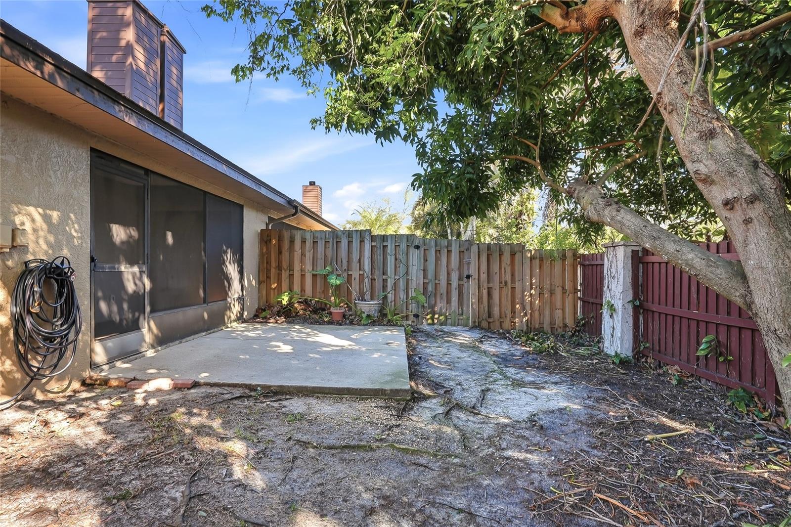 9942 LAKE SEMINOLE DR W