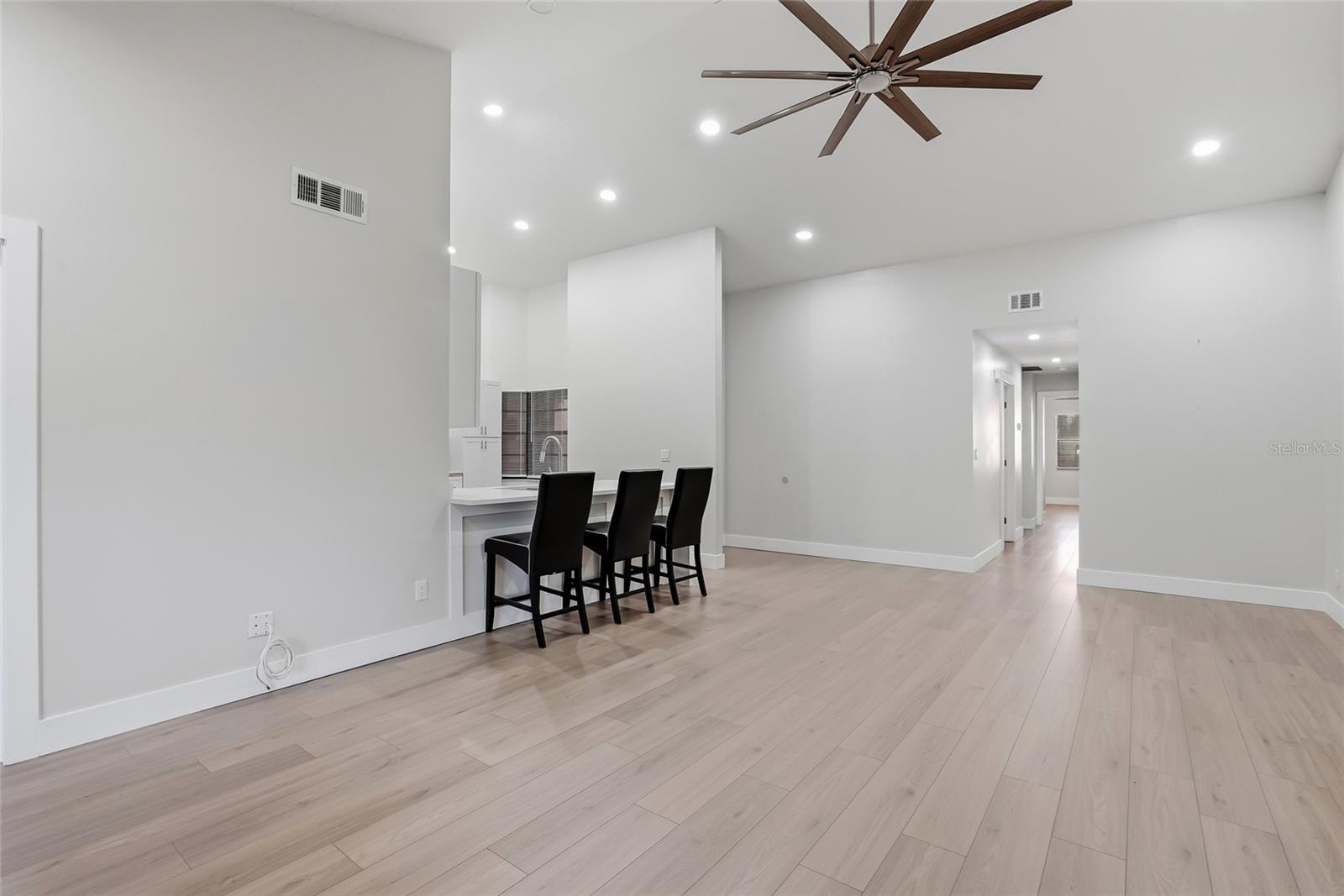 9942 LAKE SEMINOLE DR W