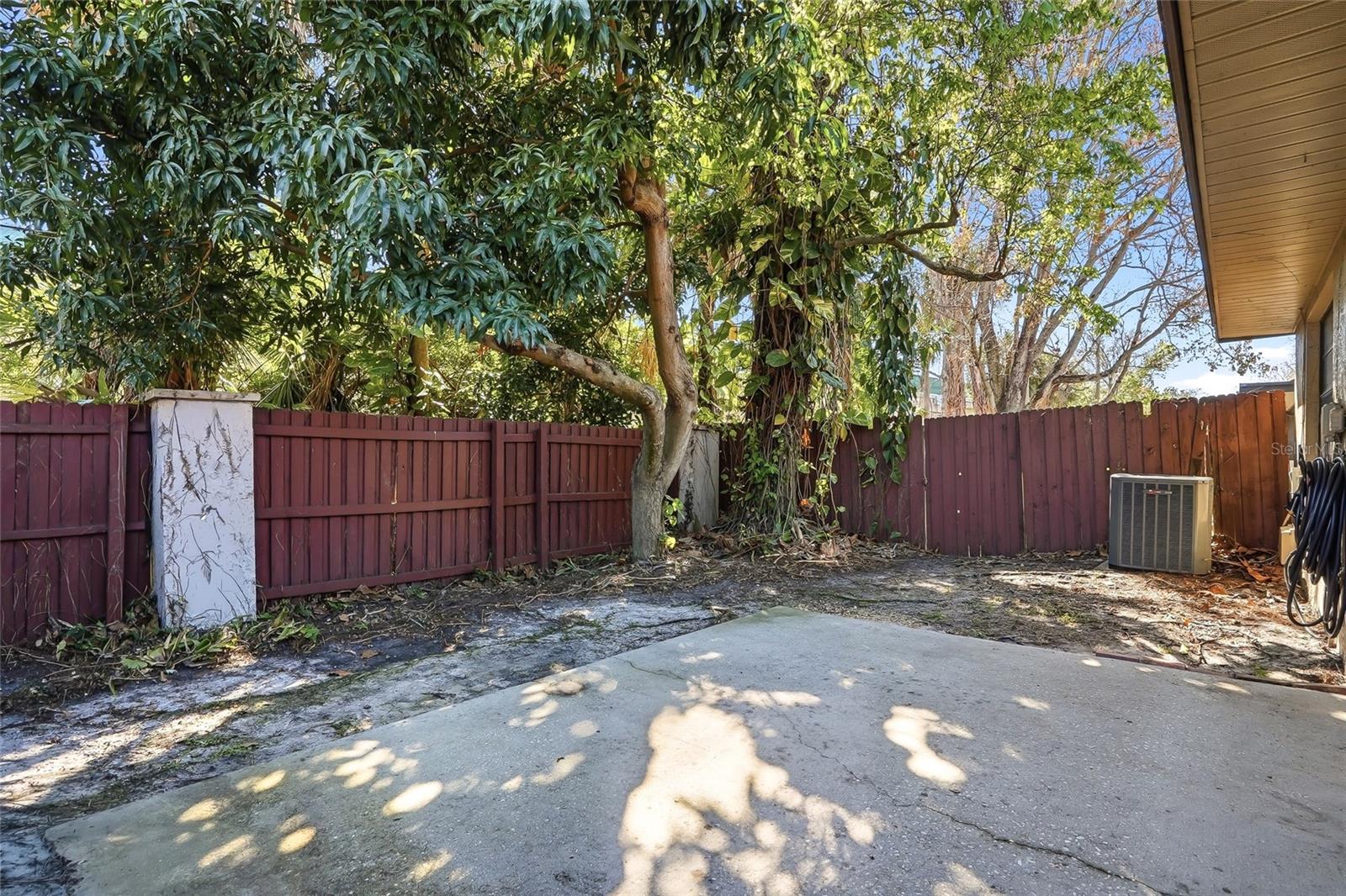 9942 LAKE SEMINOLE DR W