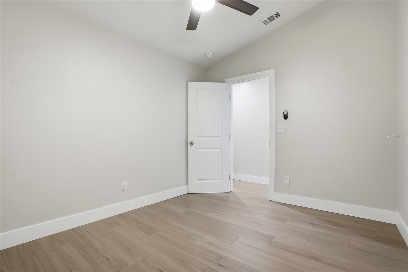 9942 LAKE SEMINOLE DR W