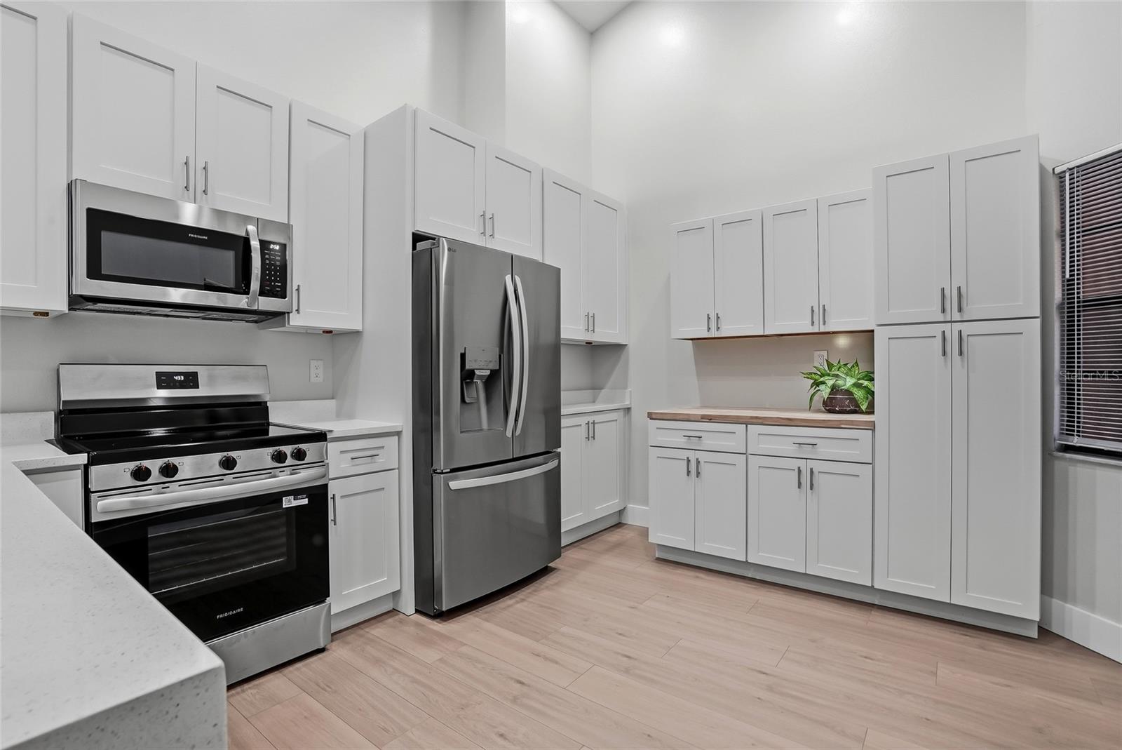 9942 LAKE SEMINOLE DR W