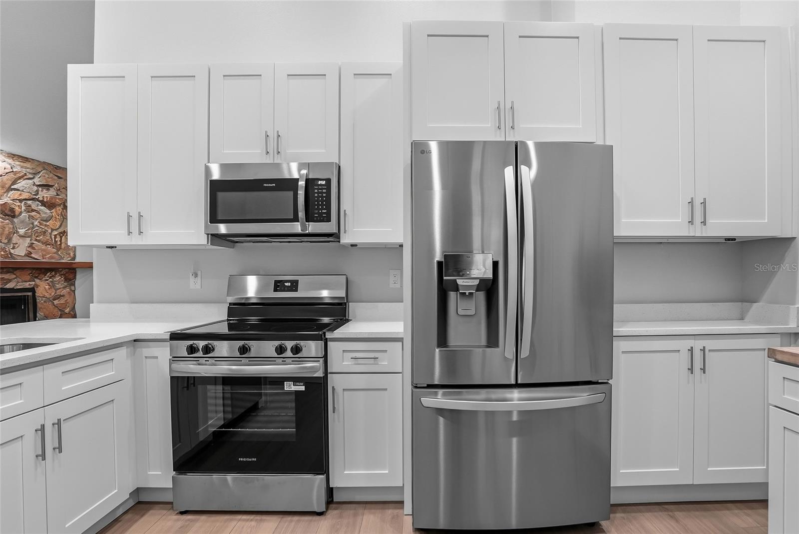 9942 LAKE SEMINOLE DR W