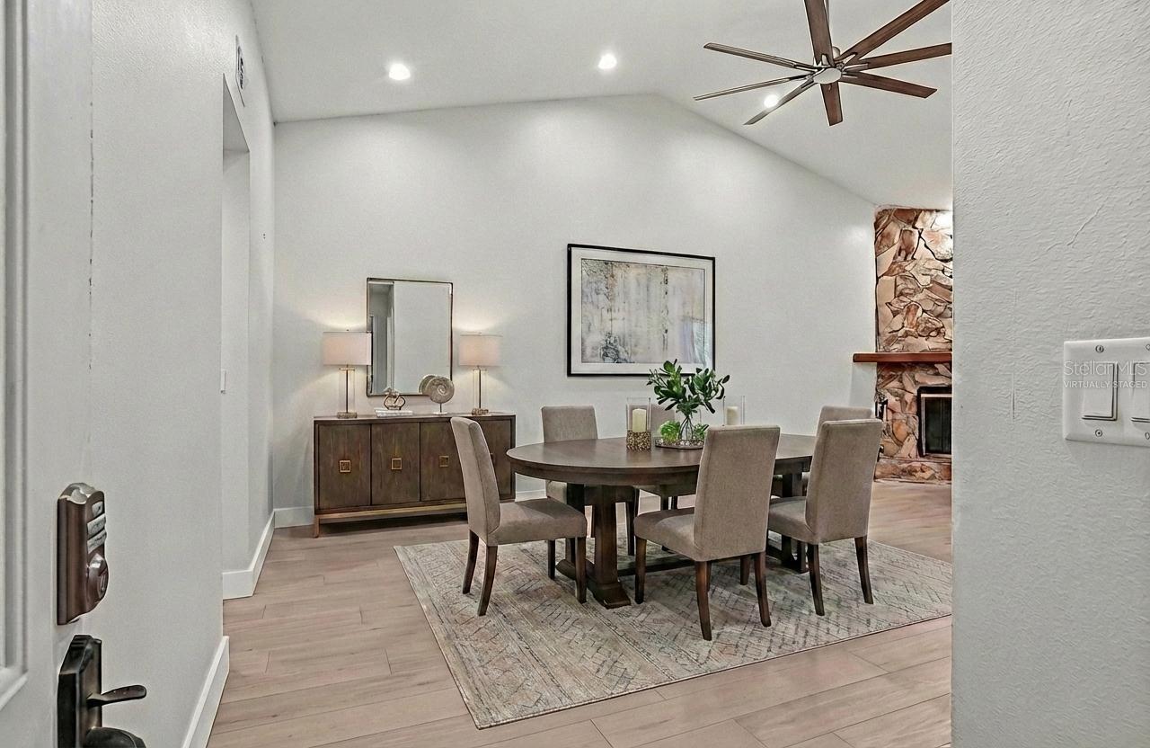 9942 LAKE SEMINOLE DR W