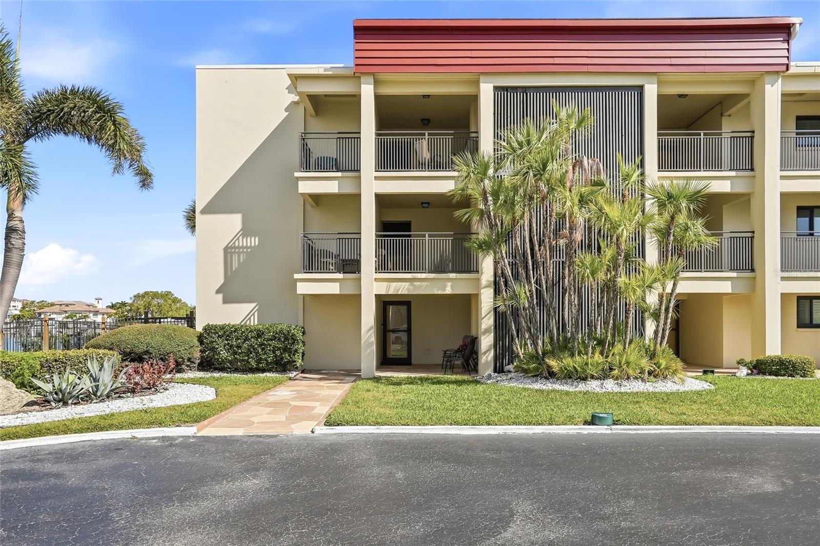 868 BAYWAY BLVD #101