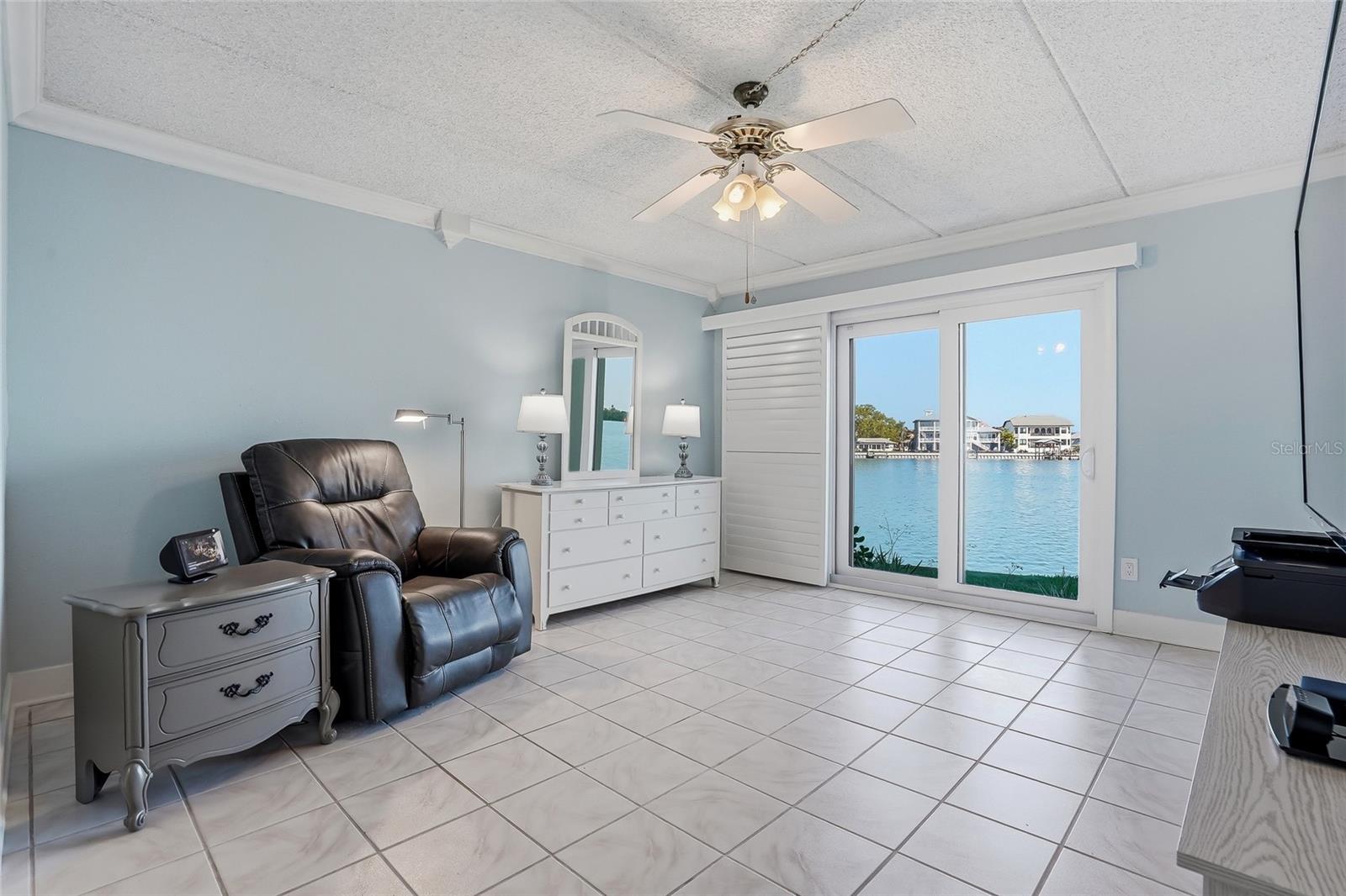 868 BAYWAY BLVD #101