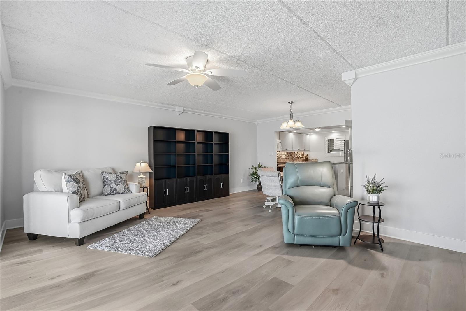 868 BAYWAY BLVD #101