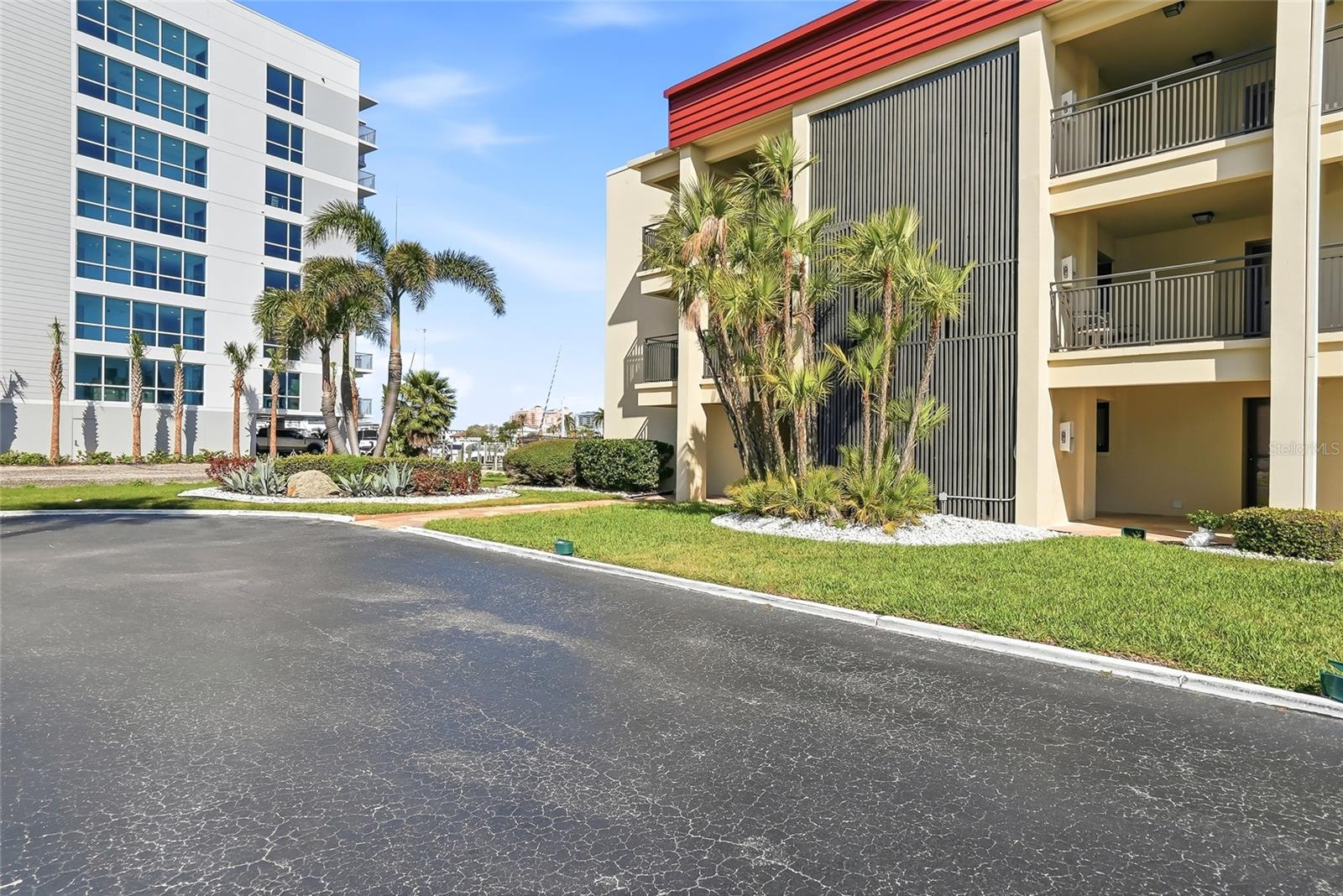 868 BAYWAY BLVD #101