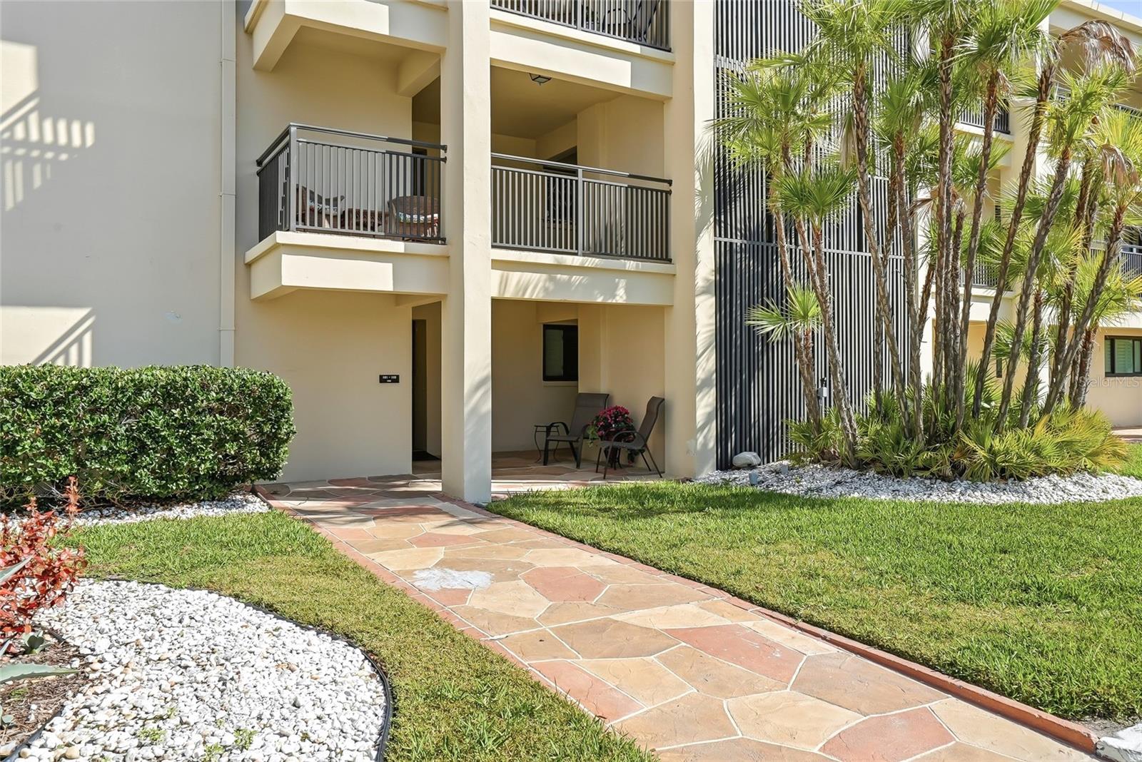 868 BAYWAY BLVD #101